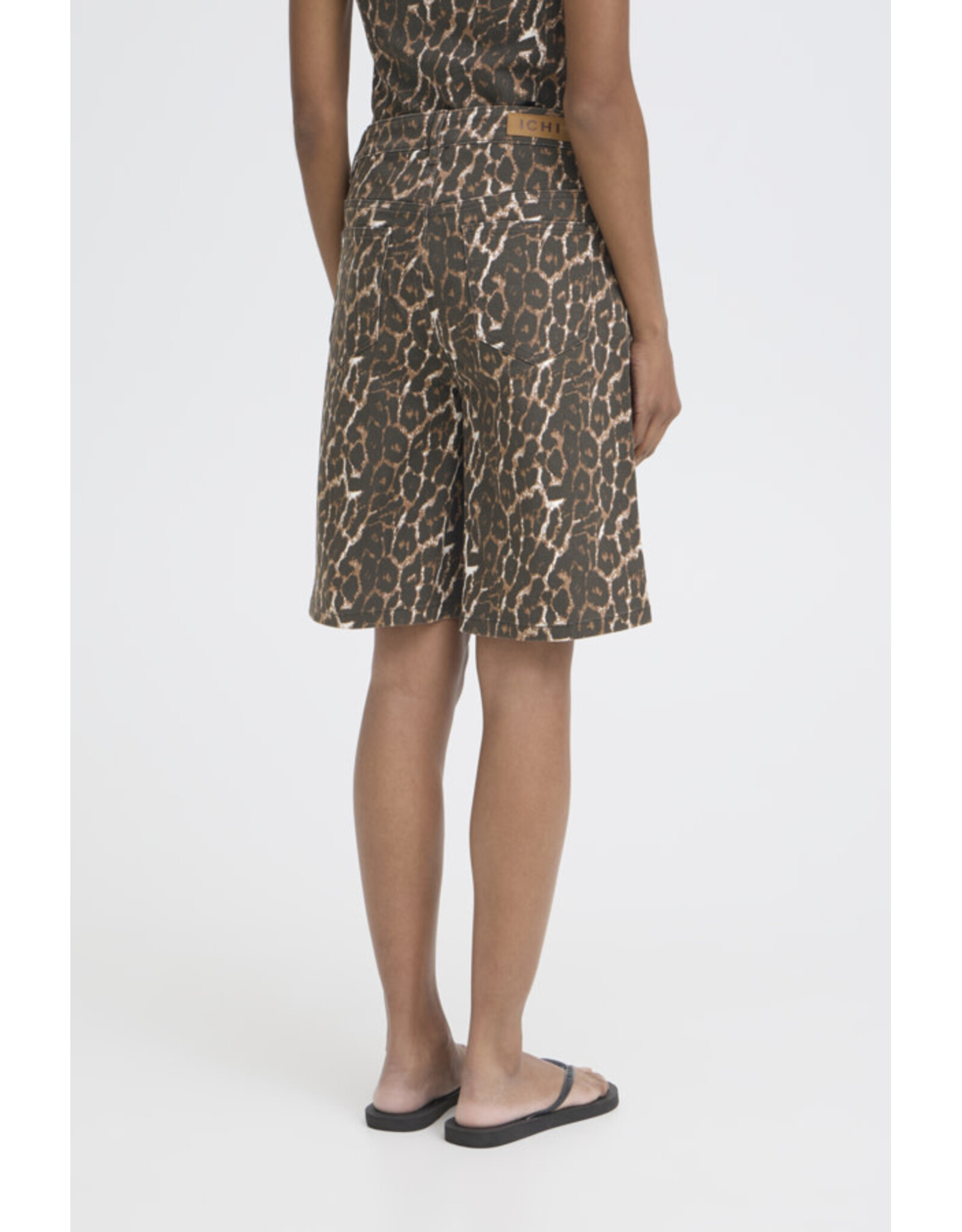 ICHI ICHI - Brokes Leopard Print Shorts
