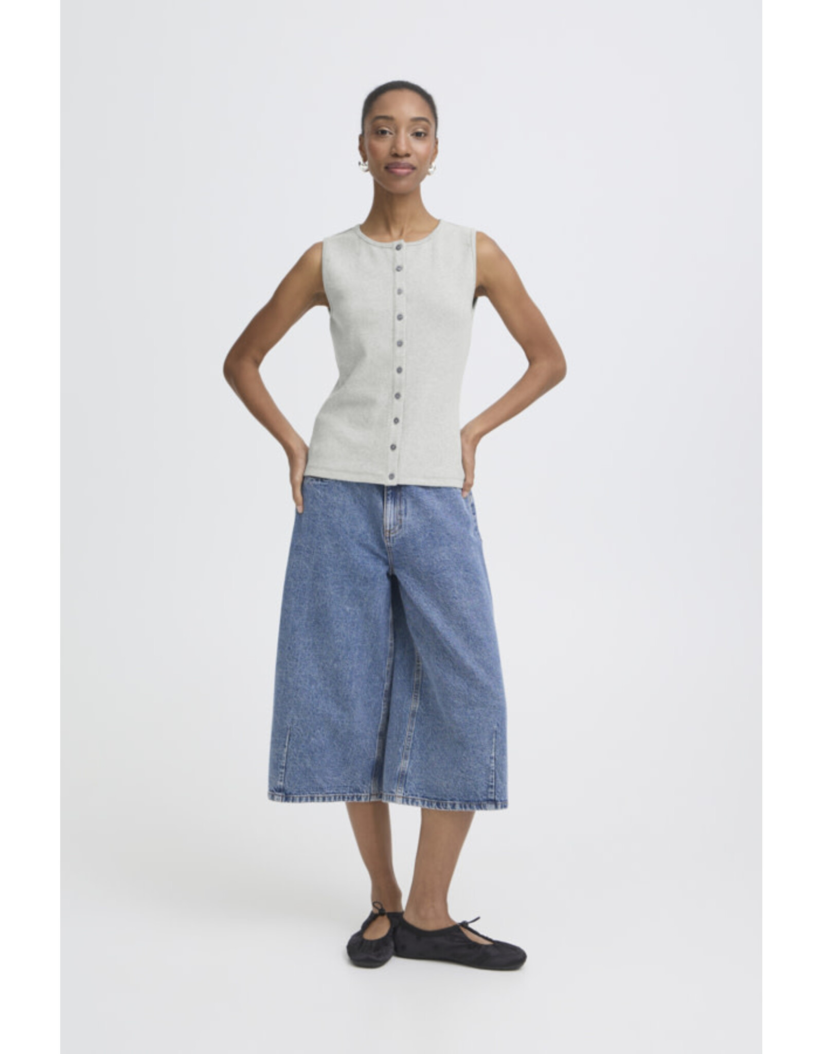 ICHI ICHI - Palma Sleeveless Button Front Top (Alloy)