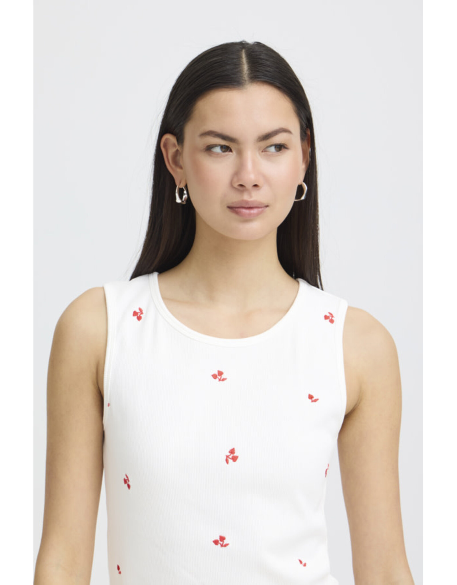 ICHI ICHI - Palma Sleeveless Top (Cloud Dancer / Red)