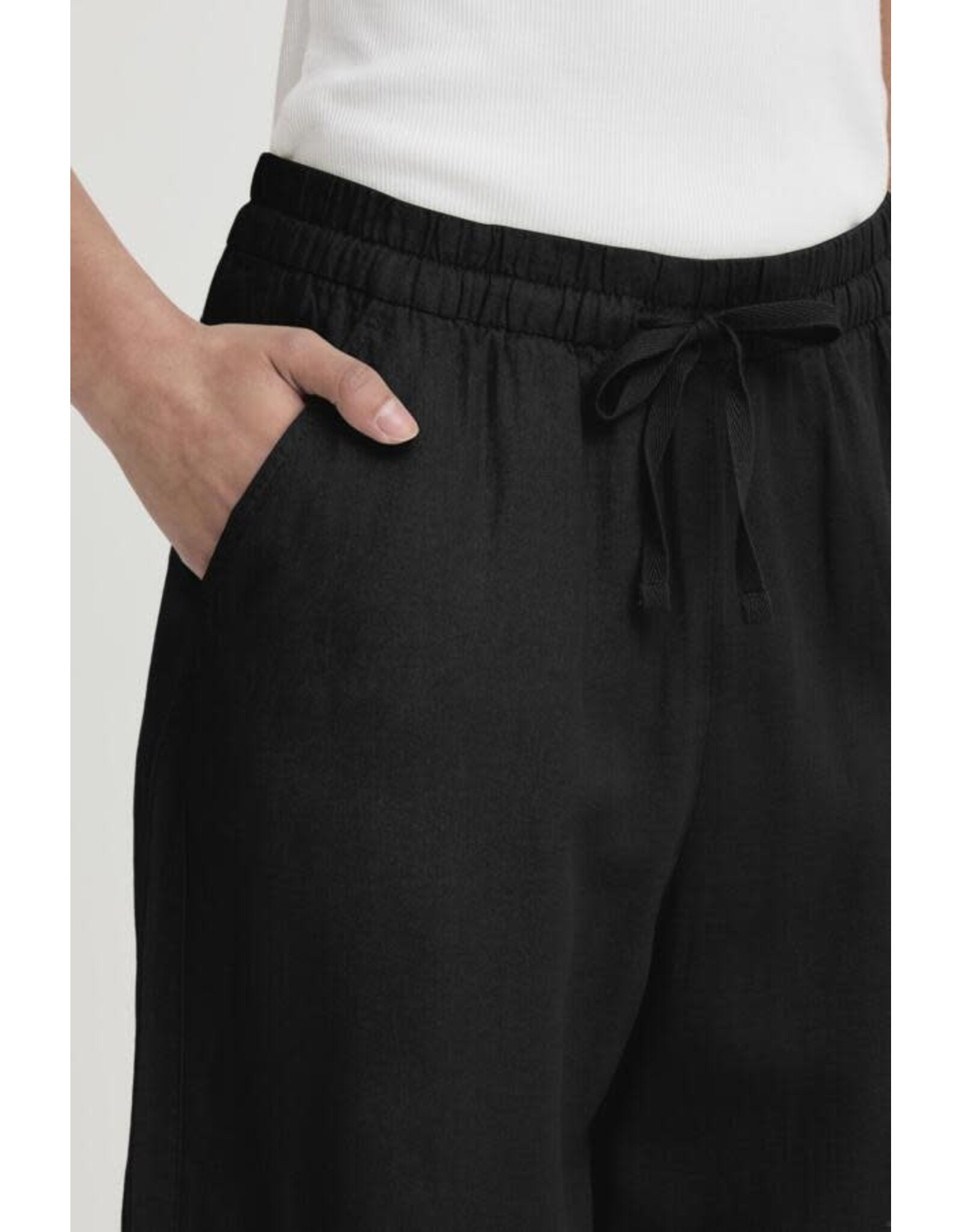 ICHI ICHI - Linno Barrel Pant (Black)
