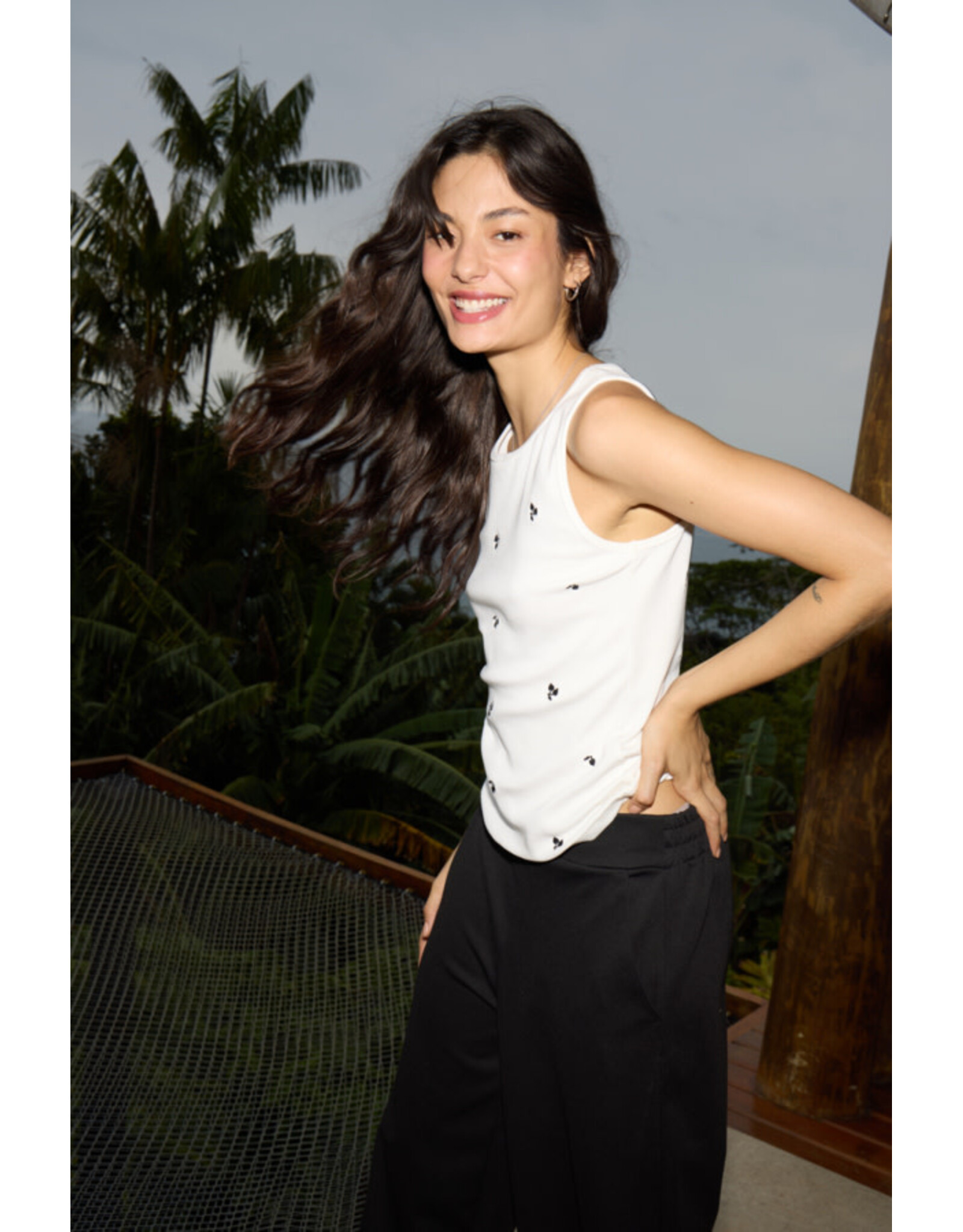 ICHI ICHI - Palma Sleeveless Top (Cloud Dancer / Black)