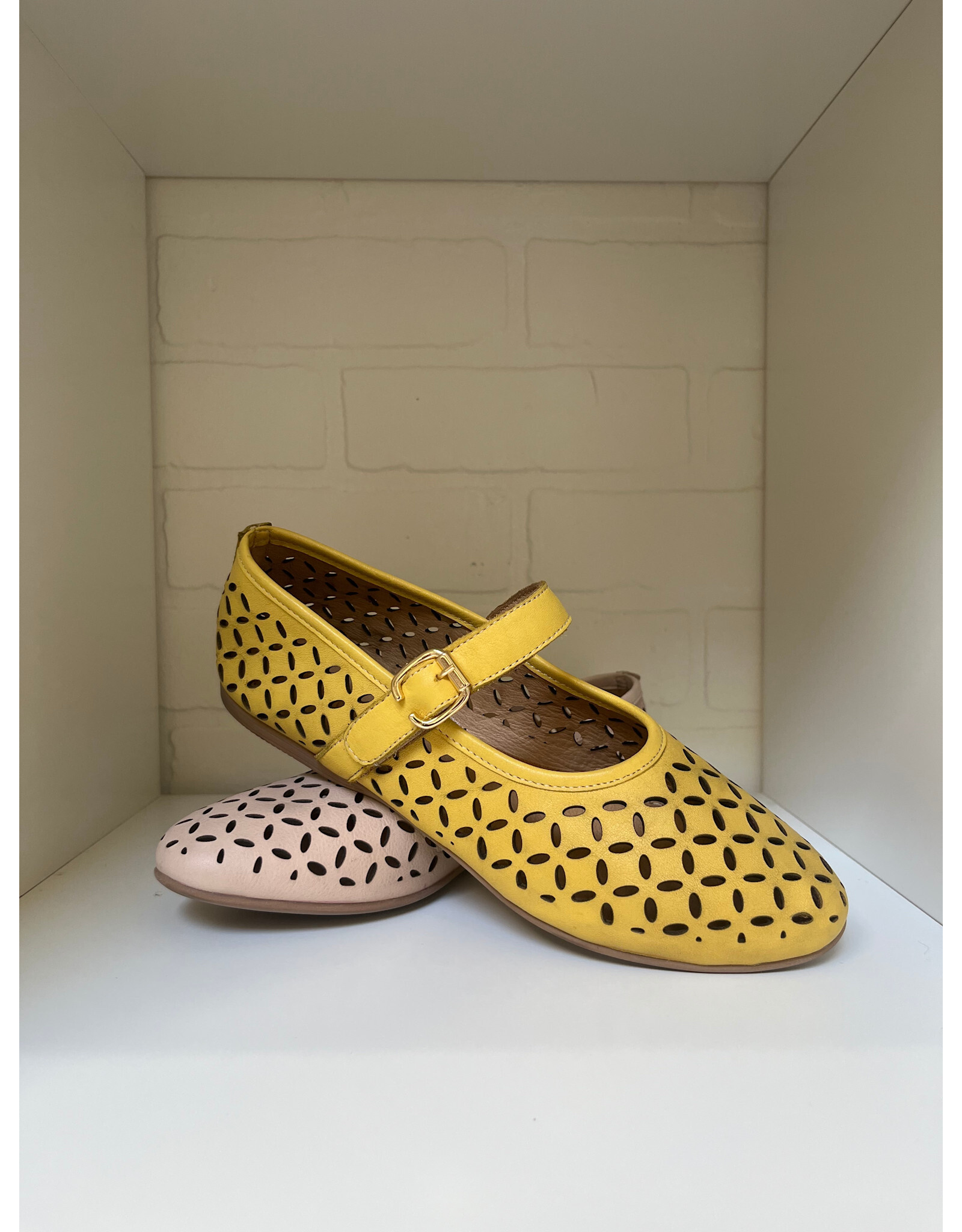 Bueno Bueno - Kehlani Perforated Mary Jane Flat (Blush)