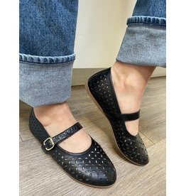 Bueno Bueno - Kehlani Perforated Mary Jane Flat (Black)
