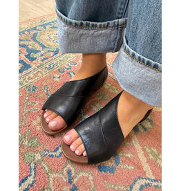Bueno Bueno - Tanner (Black)