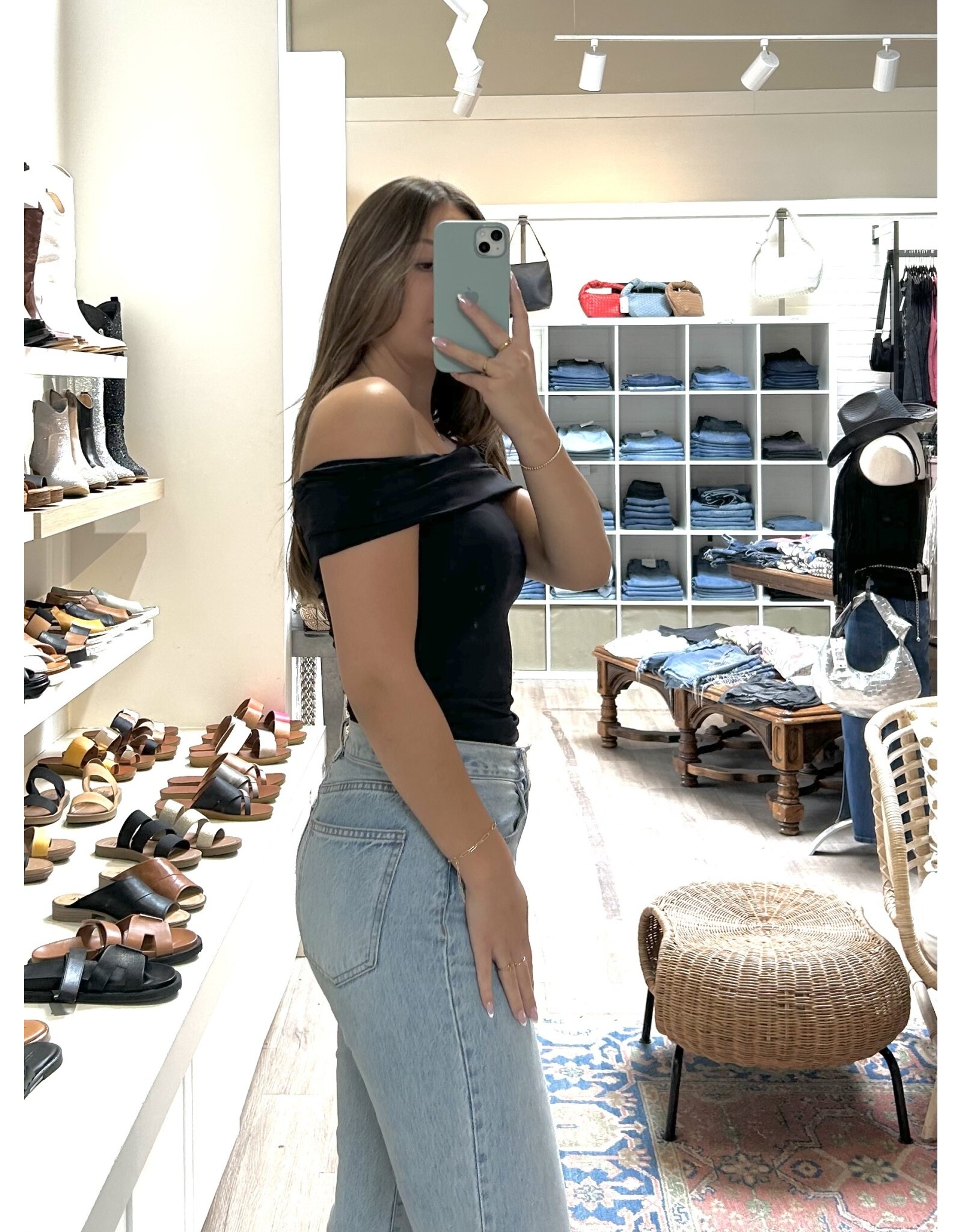 RD Style RD Style - Celesta off shoulder top (Black)
