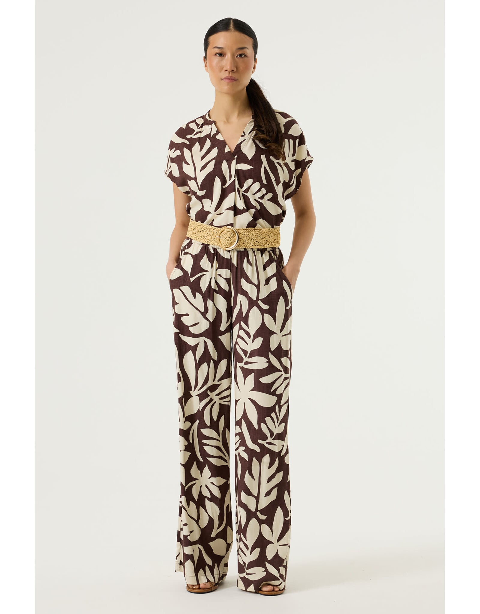 Garcia Garcia - Short Sleeve Floral Print Blouse (Brown / White)