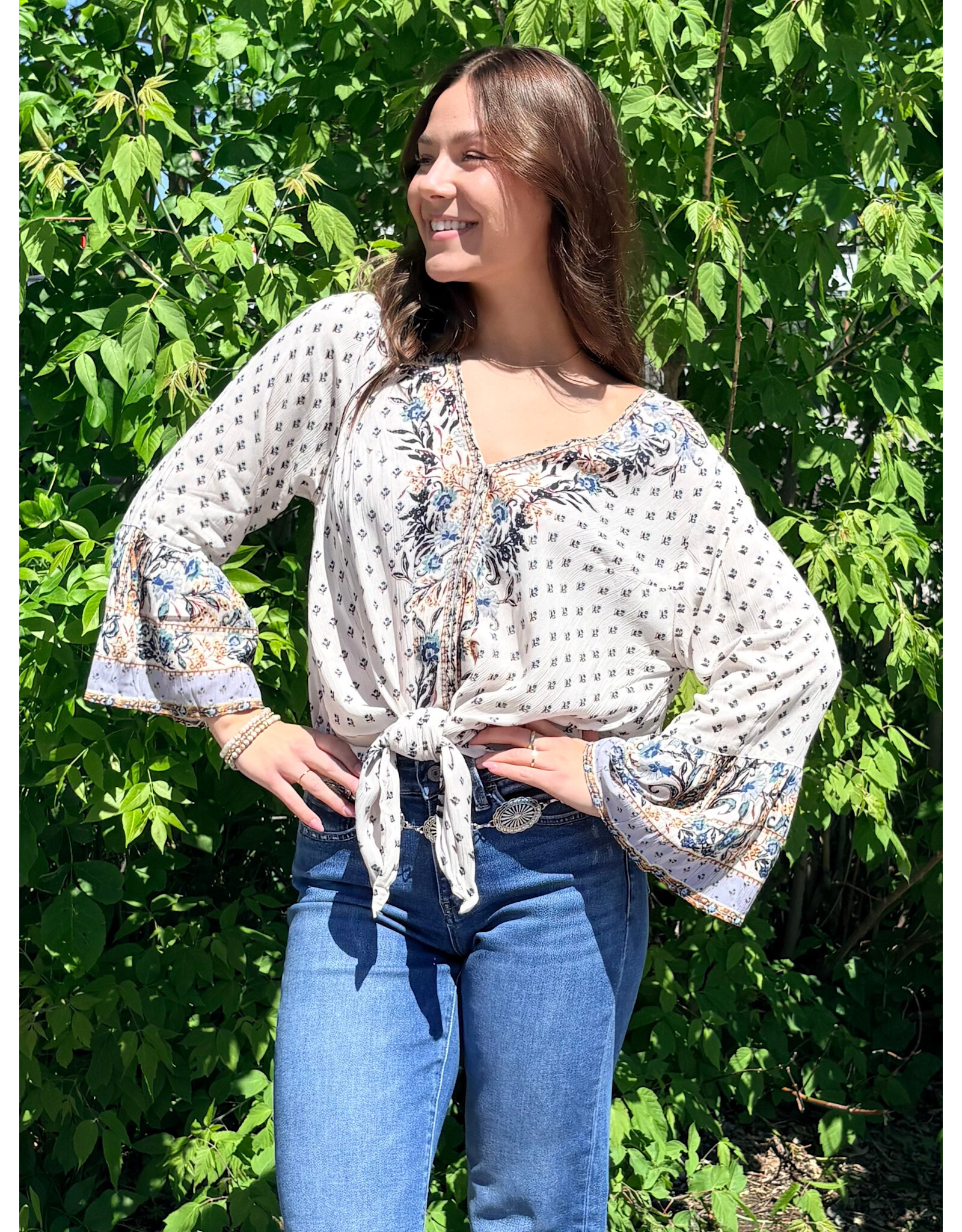 Nostalgia V Neck Long Sleeve Top with Tie Front (Ivory)