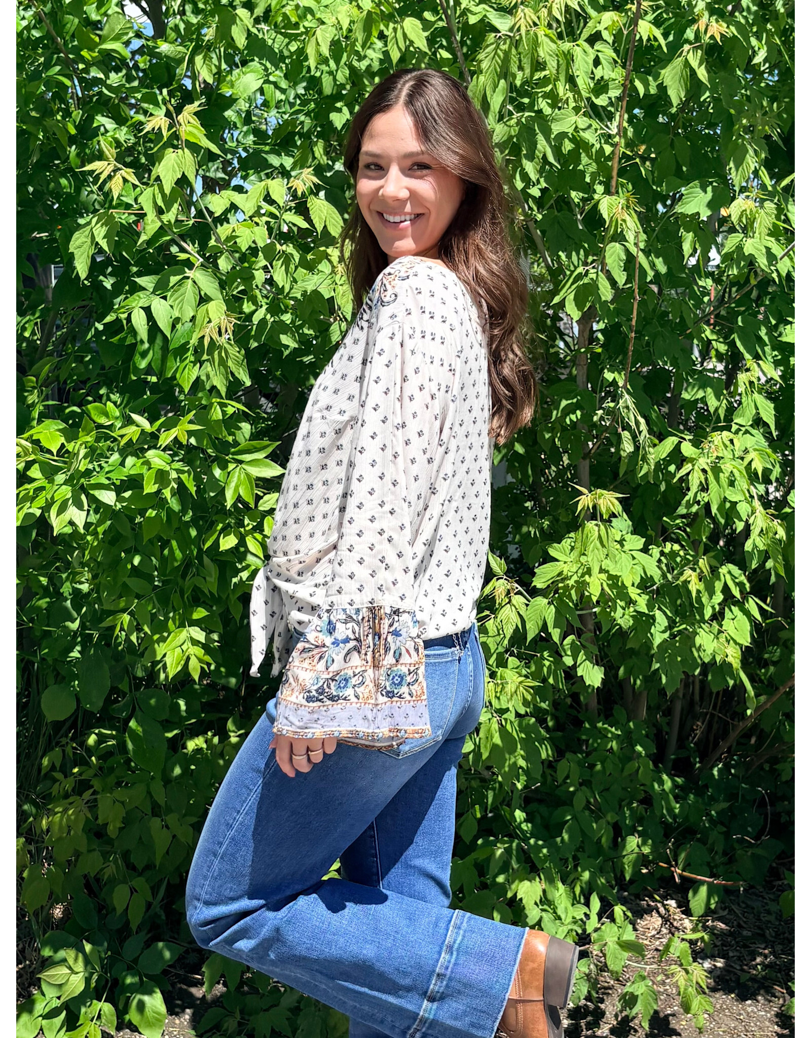 Nostalgia V Neck Long Sleeve Top with Tie Front (Ivory)