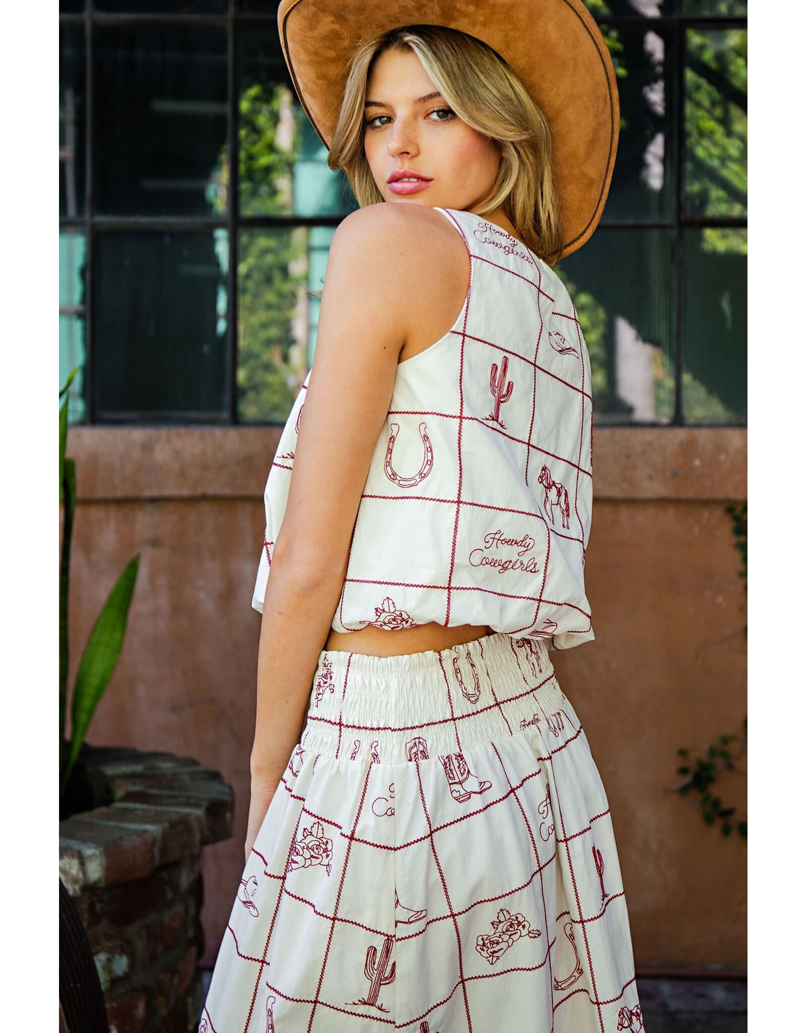 ee:some Western Embroidered Bubble Hem Tank (Cherry / Wood / Cream)