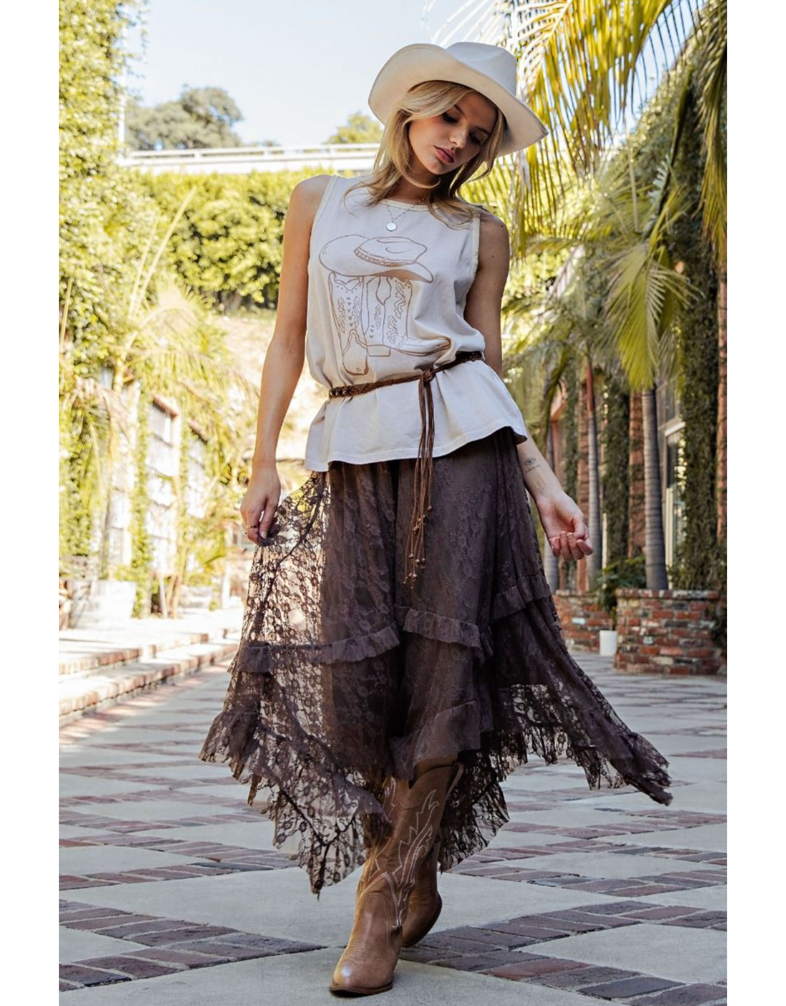 Easel Lace Sharkbite Skirt (Mocha)