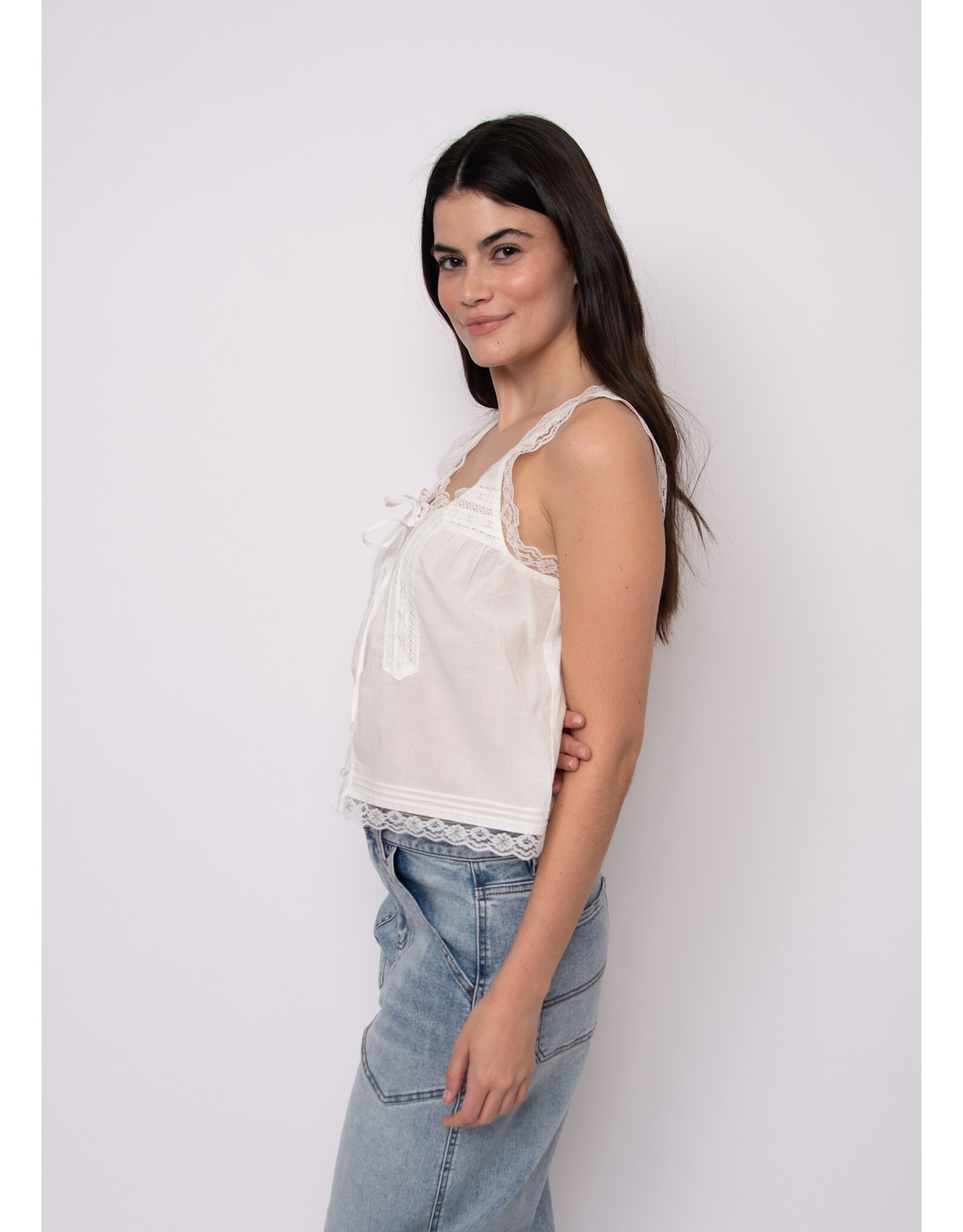 RD Style RD Style - Alia Sleeveless Button Up Top (White)