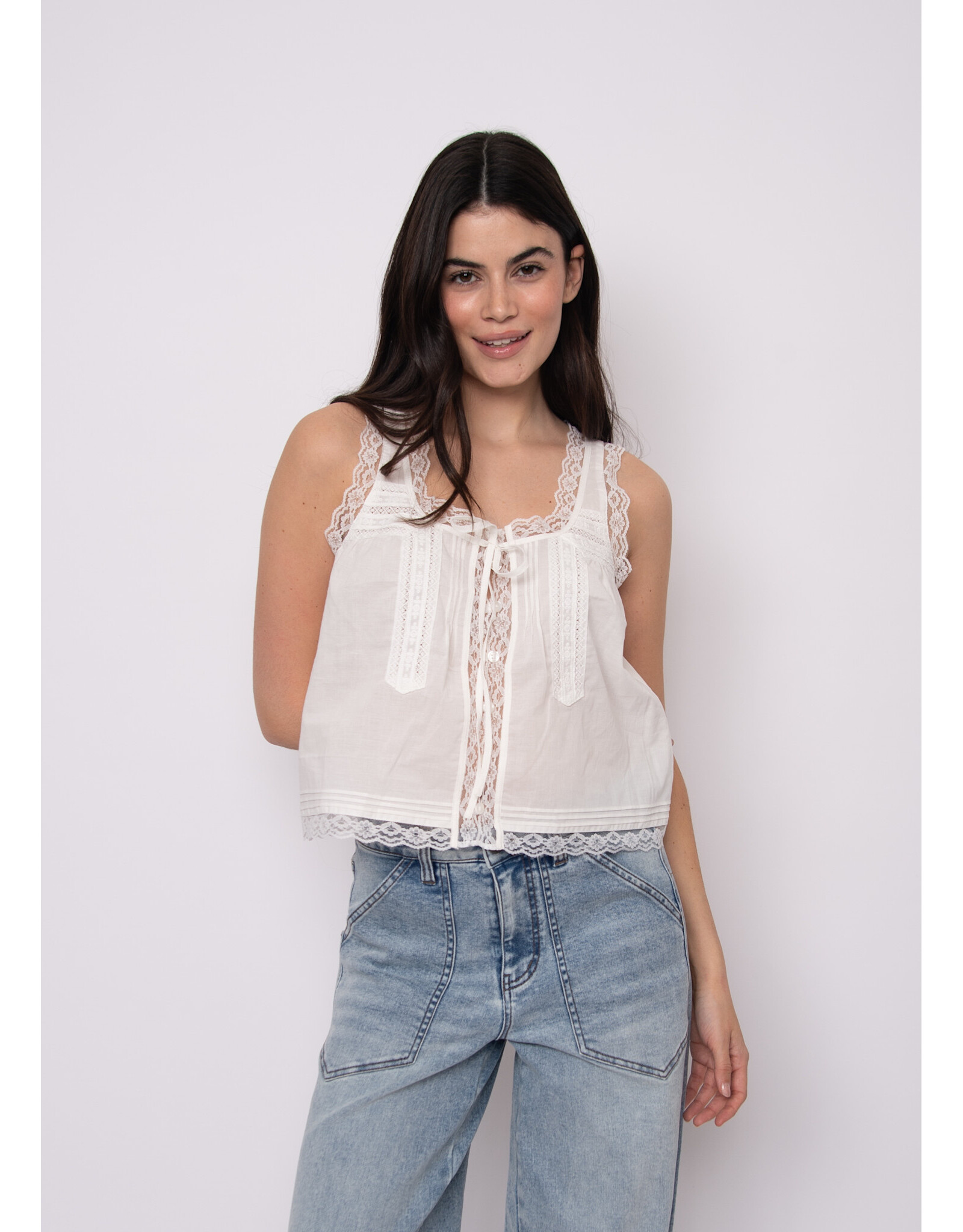 RD Style RD Style - Alia Sleeveless Button Up Top (White)