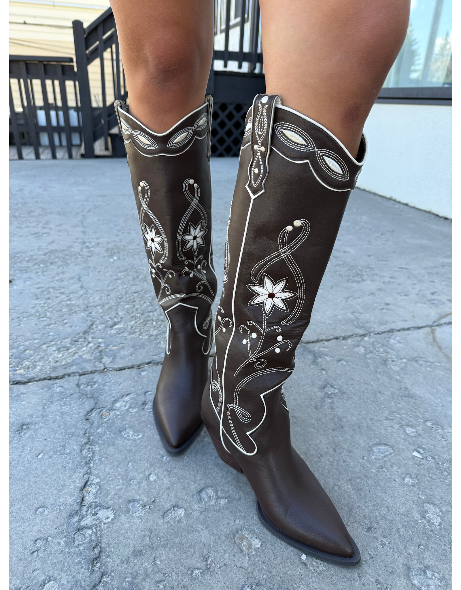 Billini Embroidered Boot - Aviva (Chocolate / Ivory)