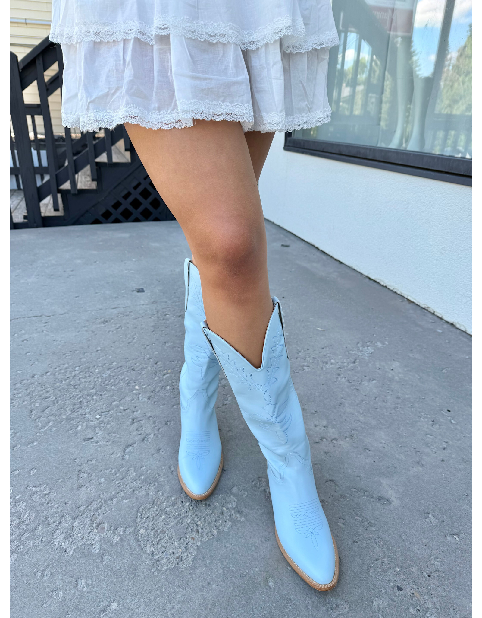 Let's See Style Adel - Festival Chunky Heeled Cowboy Cowgirl Boots (Powder Blue)
