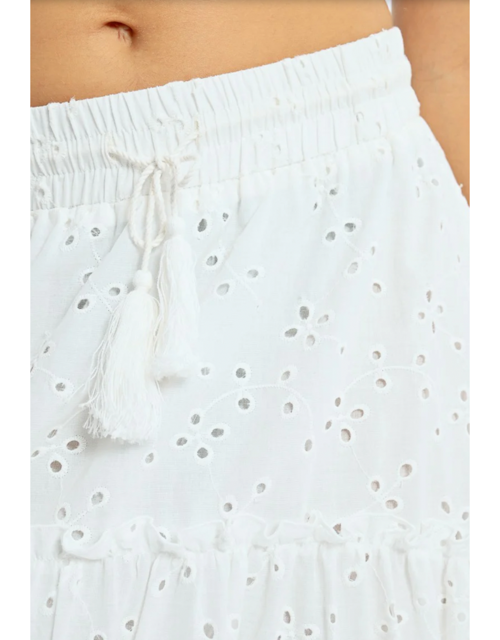 Molly Bracken Molly Bracken - Tiered Eyelet Prairie Skirt (White)
