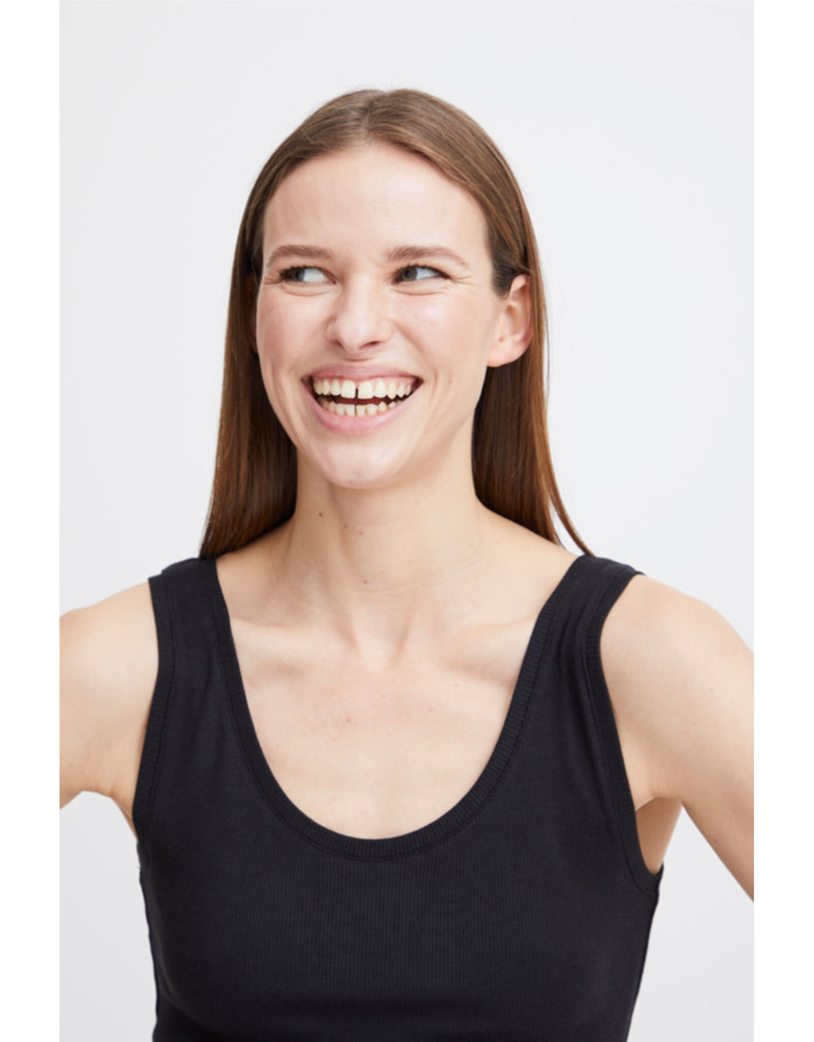 b.young b.young - Sanana Tank (Black)