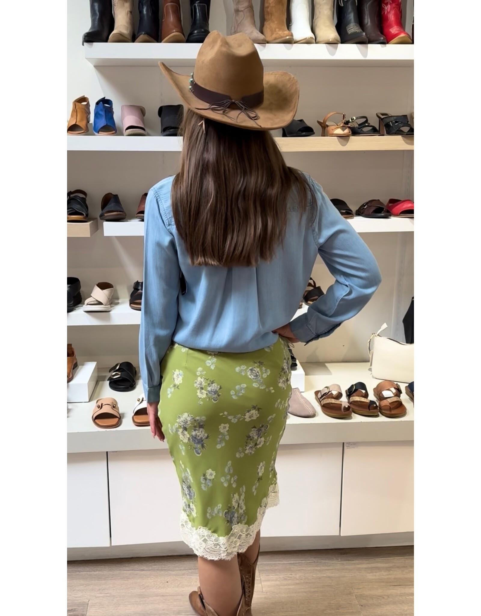 Bailey Rose Floral Lace Trim Midi Skirt (Apple Green)
