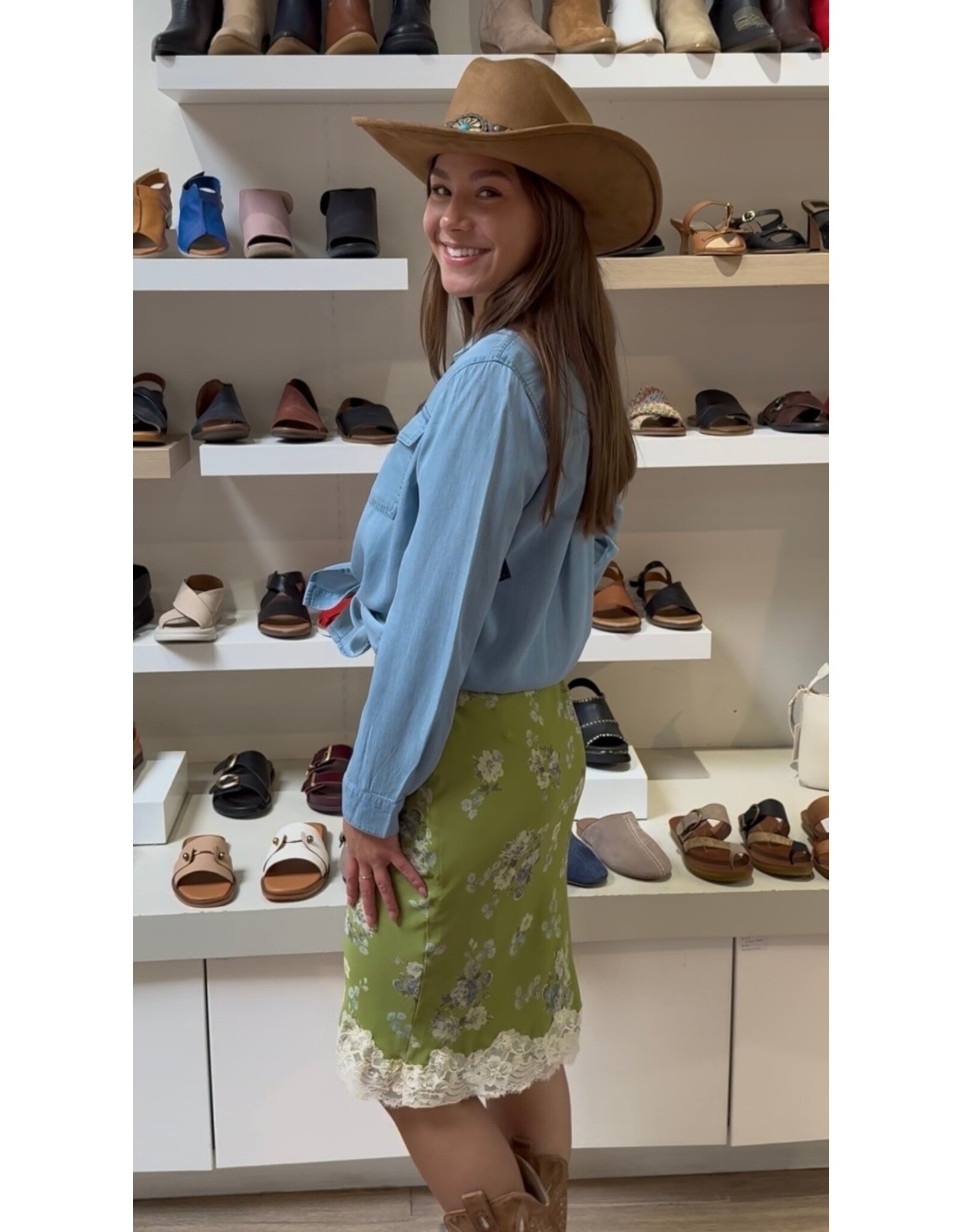 Bailey Rose Floral Lace Trim Midi Skirt (Apple Green)