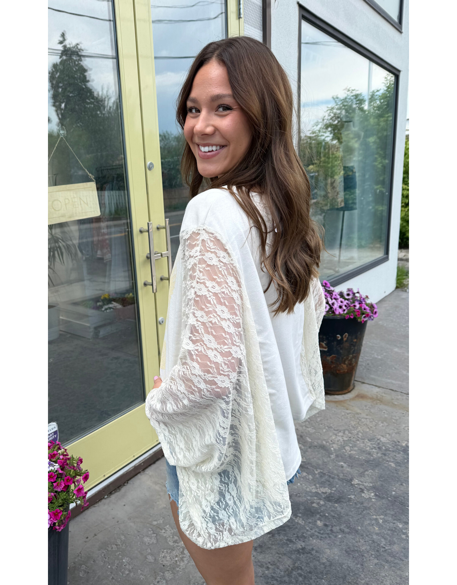 Zutter Free bird vintage graphic relaxed kaftan top w/lace sleeves (Bone)