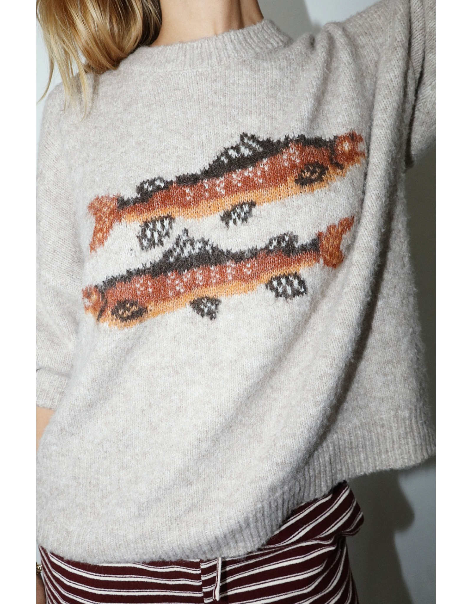 Bailey Rose Trout Graphic Knit Sweater (Oatmeal)