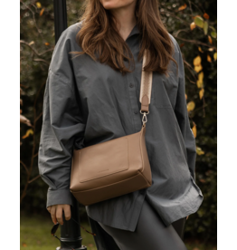 Louenhide Louenhide - Havana Crossbody Bag (Mocha)