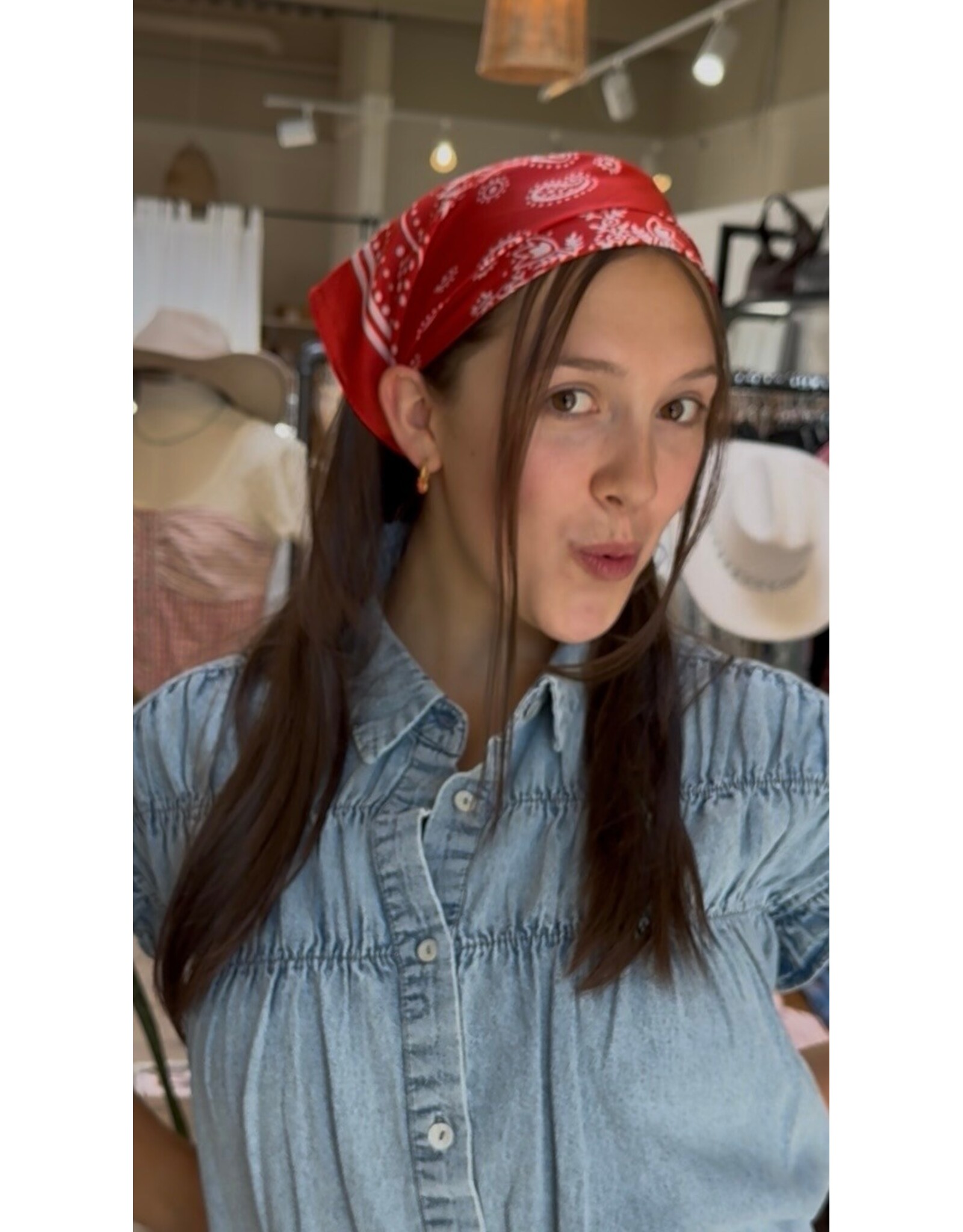 Fame Accessories Light Paisley Design Square Bandana Scarf (Red)