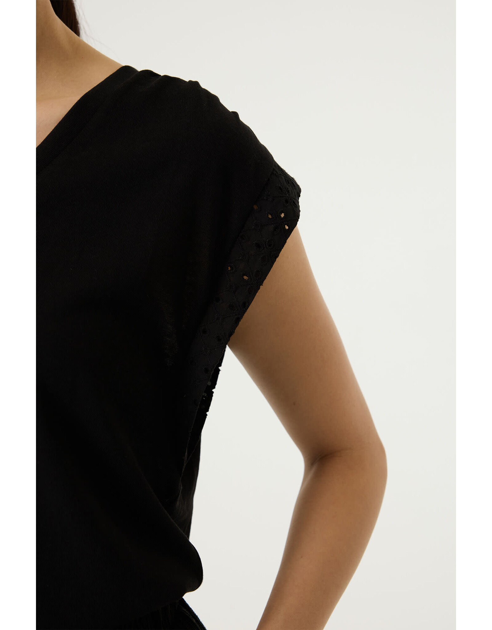 Garcia Garcia - V Neck  Tee With Eyelet Trim (Black)