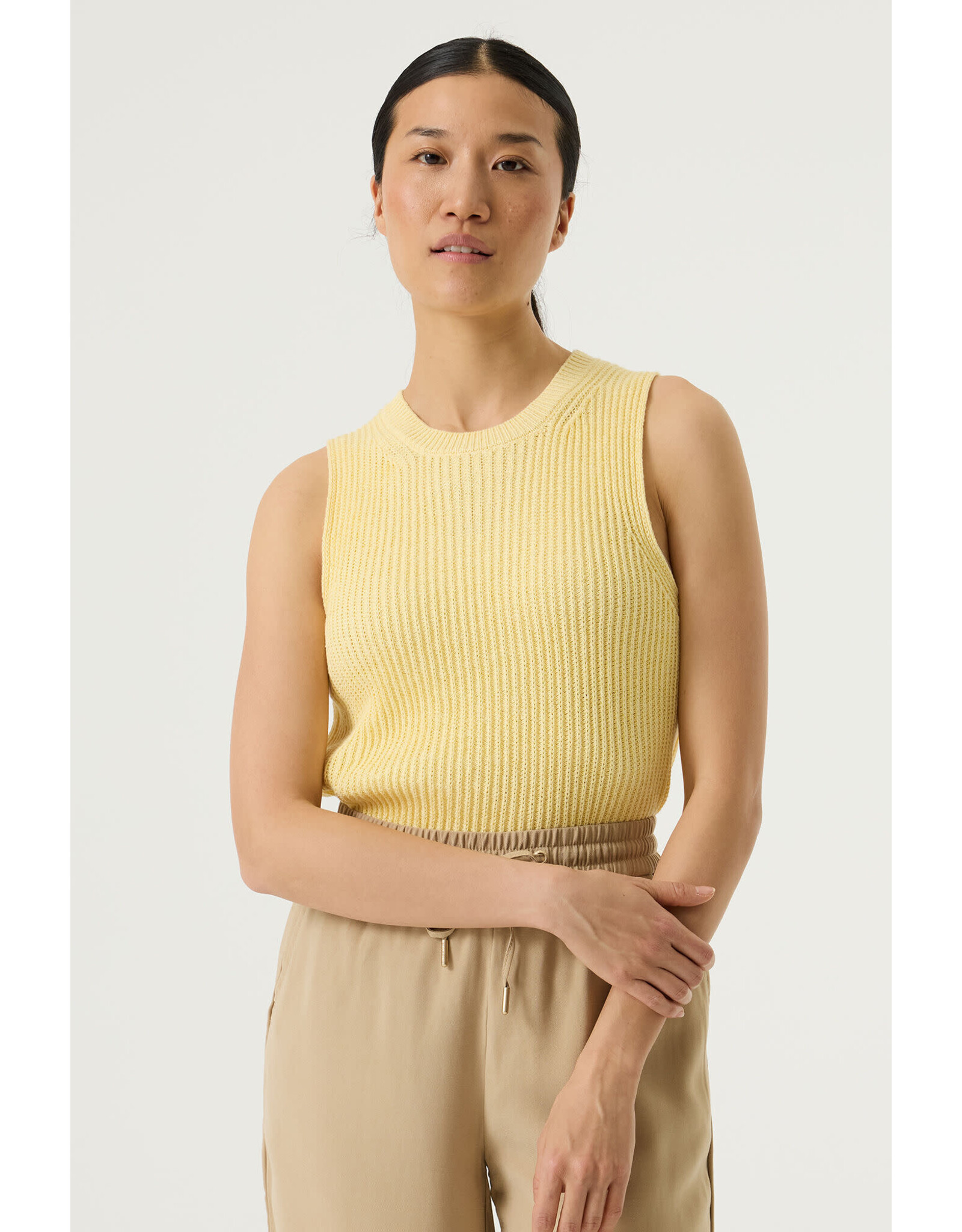 Garcia Garcia - Sleeveless Ribbed Knit Sweater (Yellow)
