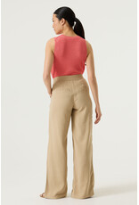 Garcia Garcia - Sleeveless Ribbed Knit Sweater (Coral)