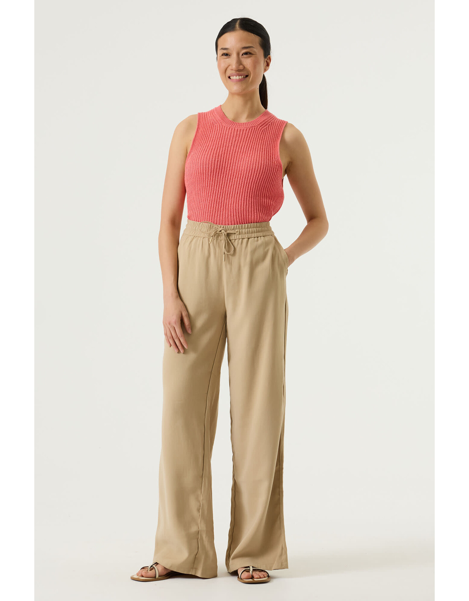 Garcia Garcia - Sleeveless Ribbed Knit Sweater (Coral)