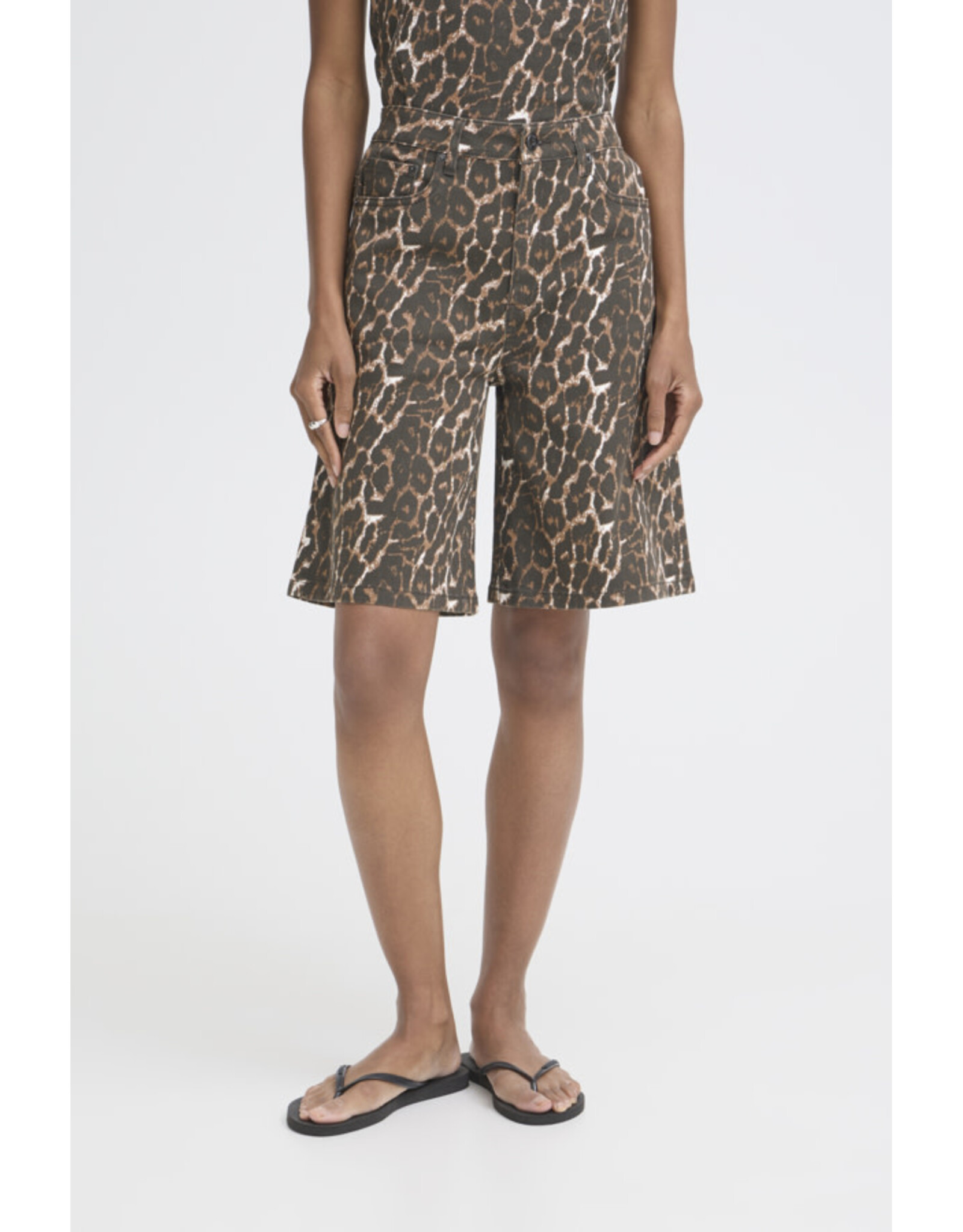 ICHI ICHI - Brokes Leopard Print Shorts