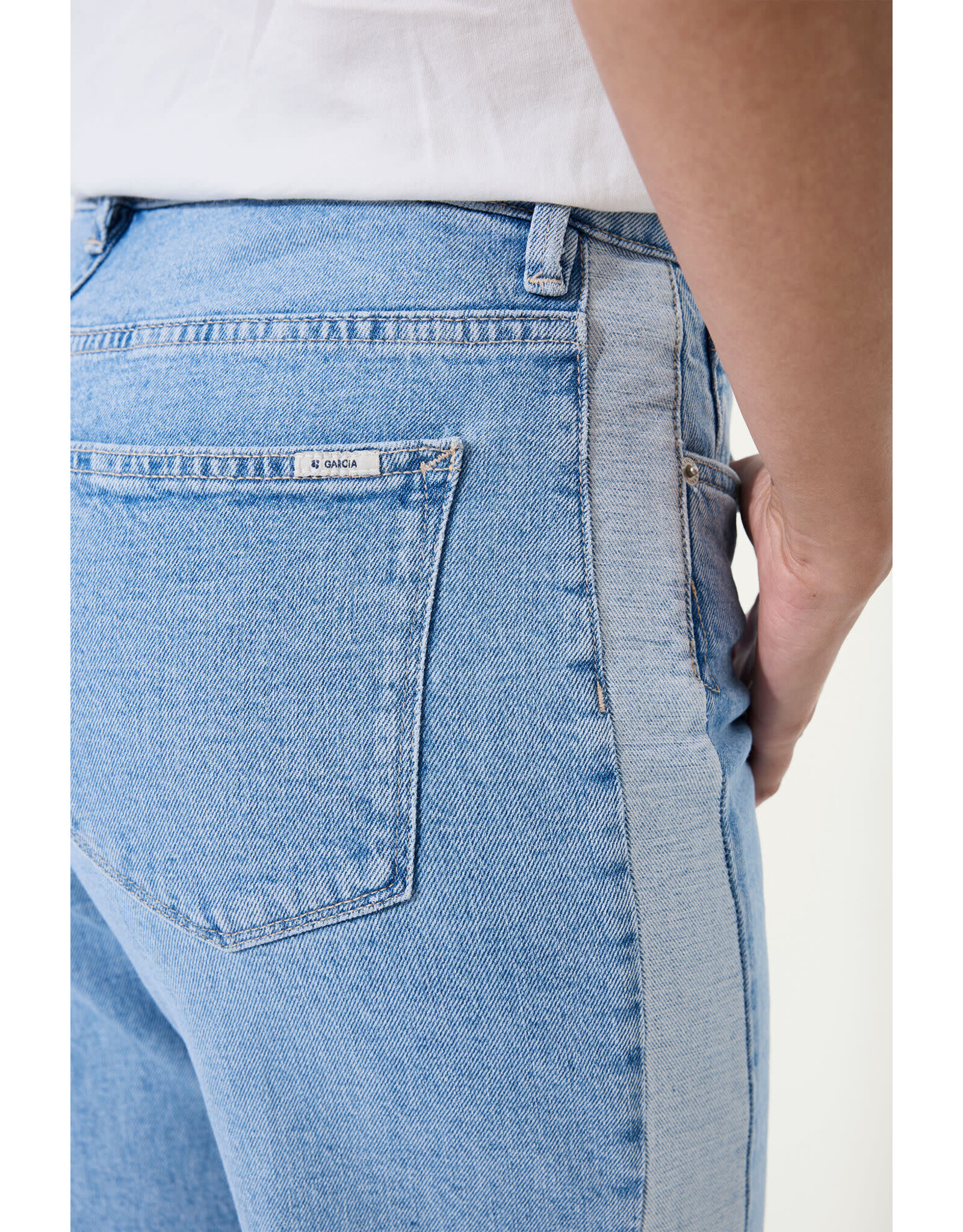 Garcia Garcia - Celia 249 Wide Leg Jean (Light Wash)