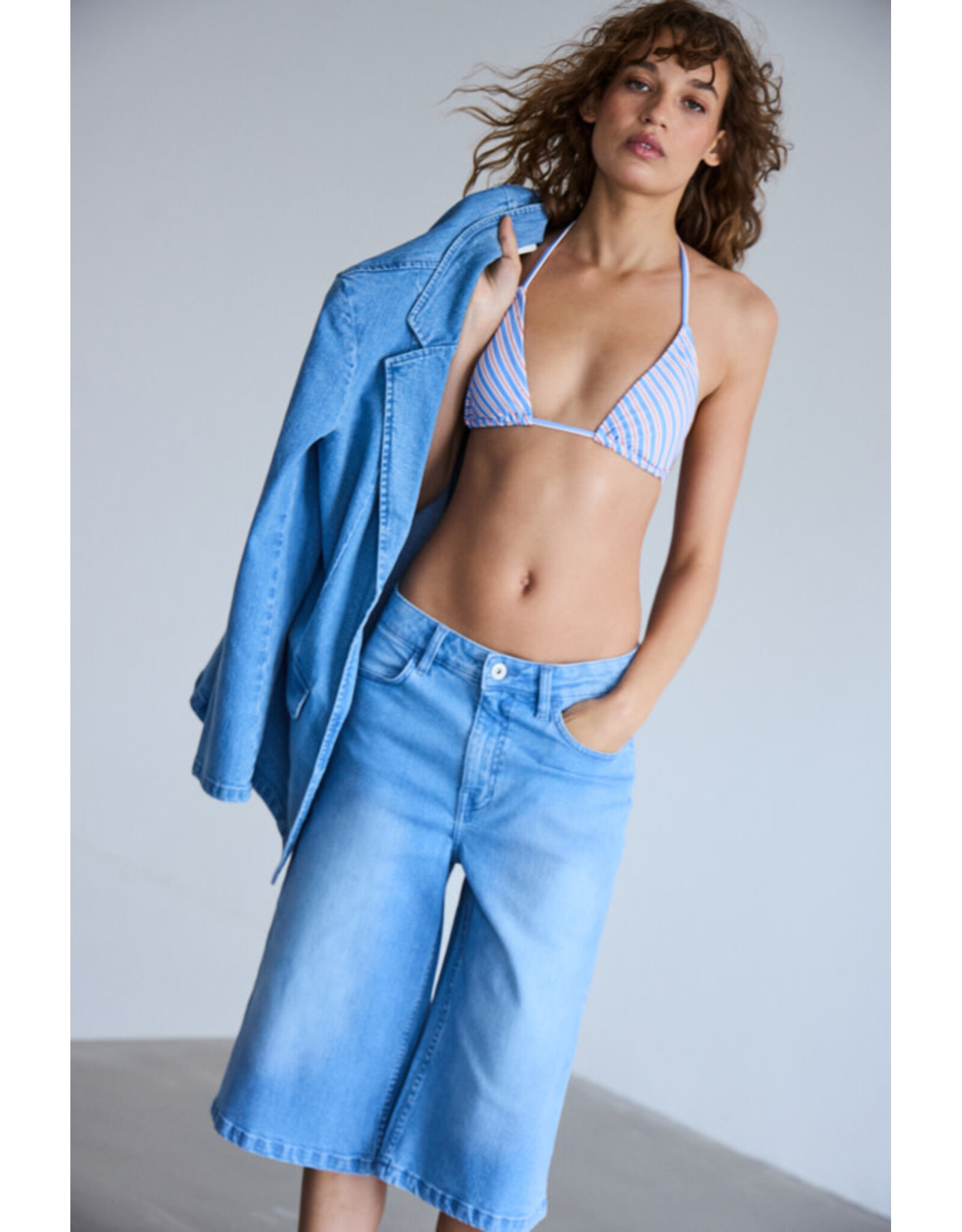 ICHI ICHI - Cally Denim Shorts (Light Blue Wash)