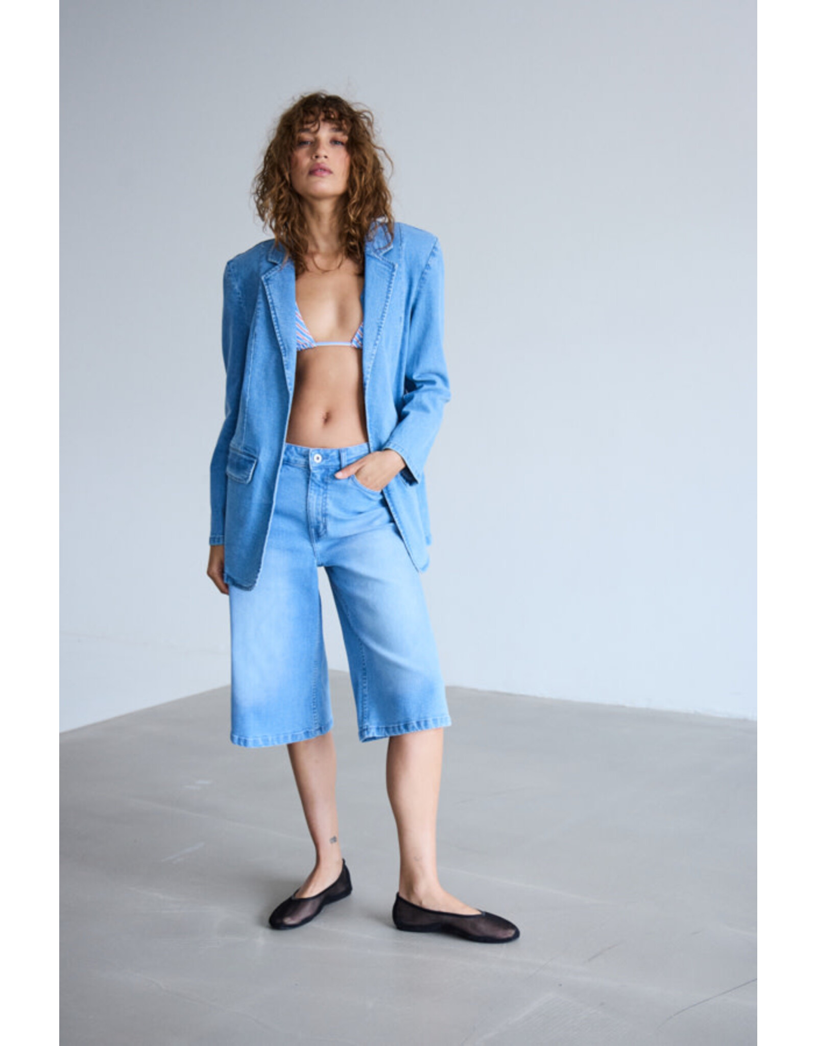 ICHI ICHI - Cally Denim Shorts (Light Blue Wash)