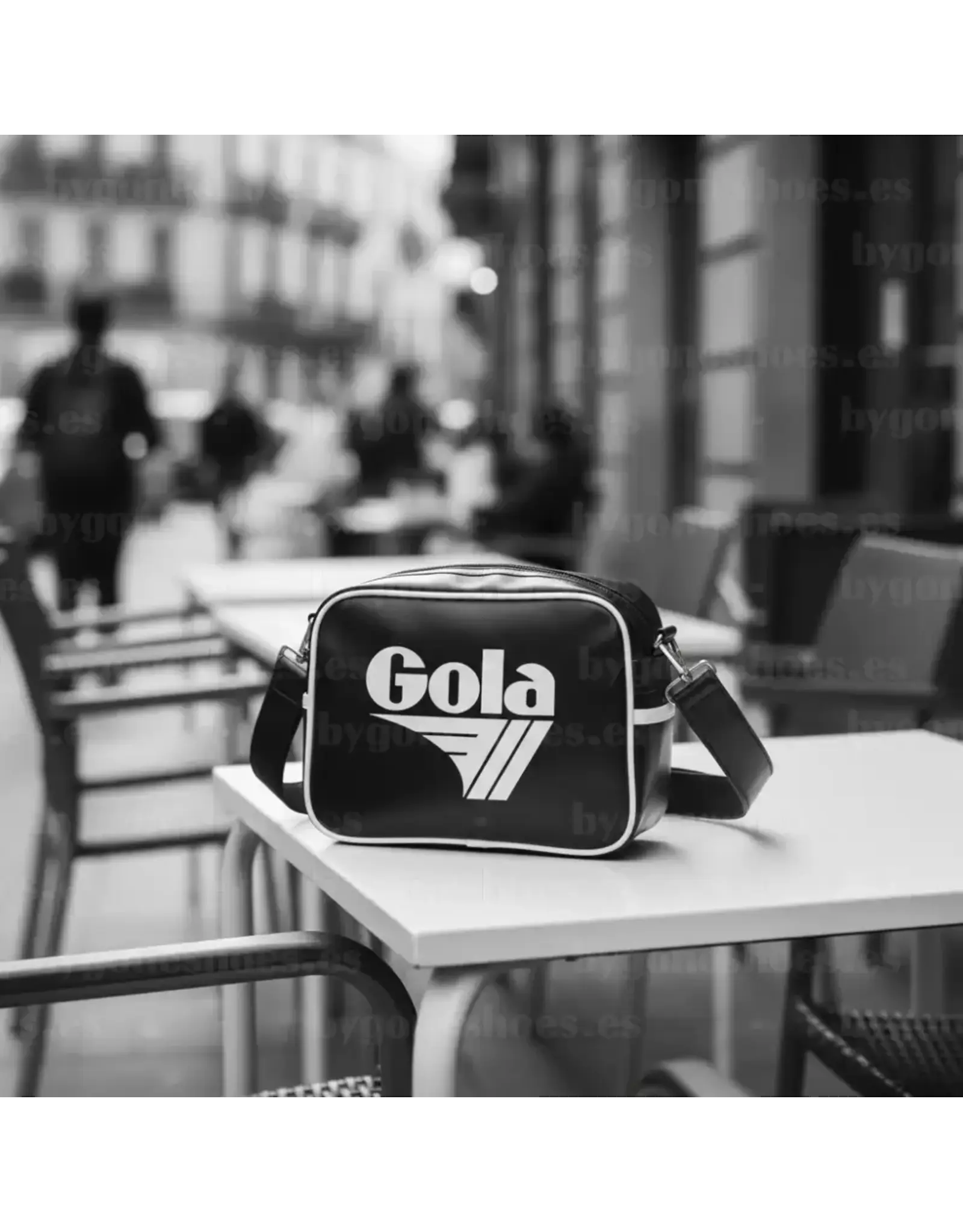 Gola Gola - Micro Redford Retro Shoulder Bag (Black / White)
