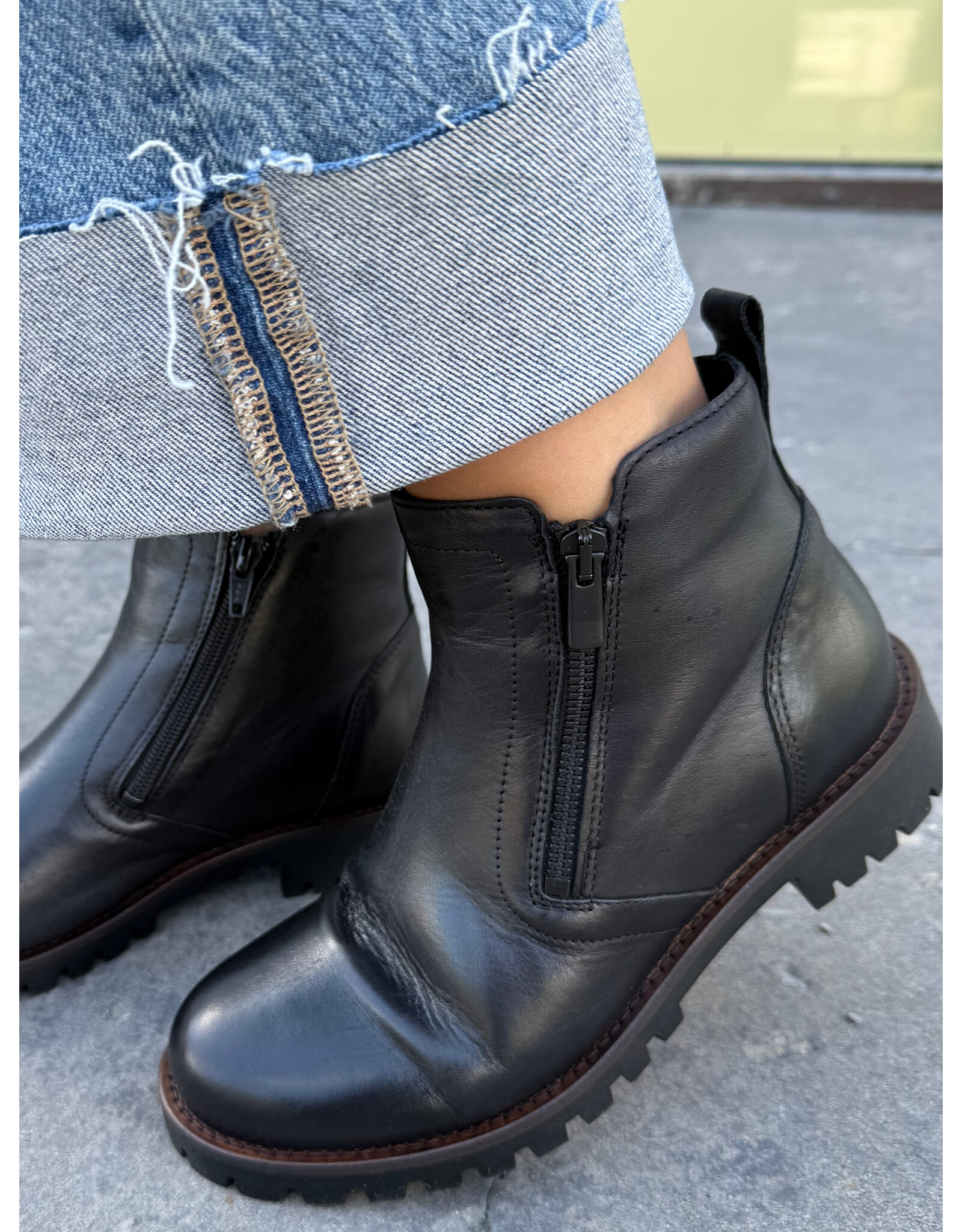 Miz Mooz Miz Mooz - Alise Ankle Boot (Black)