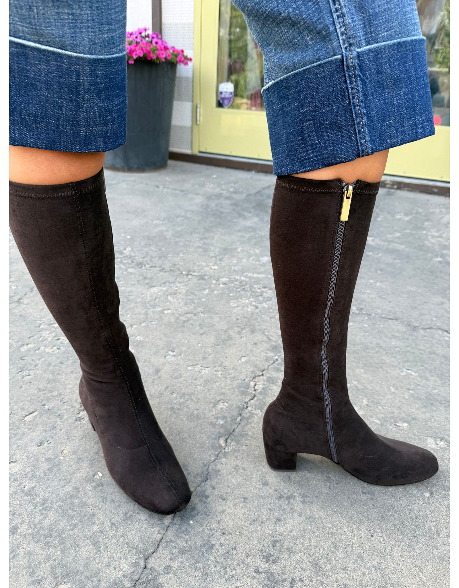 Django and Juliette Django & Juliette - Hayleys (Chocolate Stretch Microsuede)