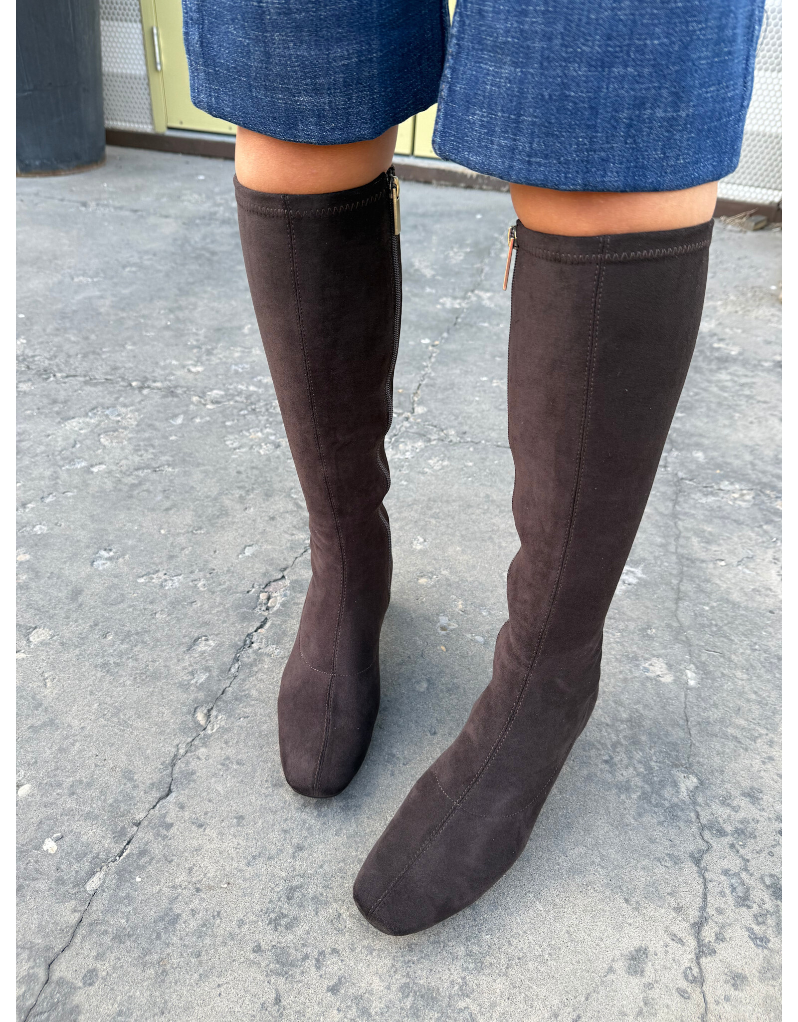 Django and Juliette Django & Juliette - Hayleys (Chocolate Stretch Microsuede)