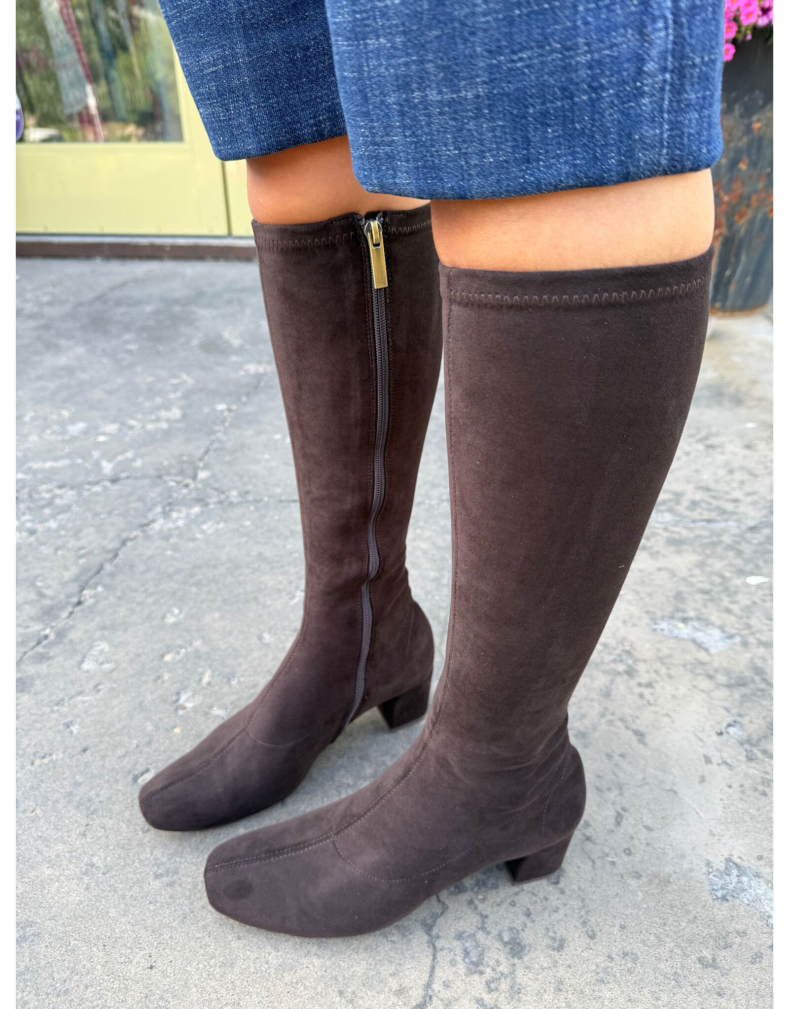 Django and Juliette Django & Juliette - Hayleys (Chocolate Stretch Microsuede)