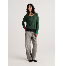 b.young Zaket & Plover - Casual Luxe V Neck Sweater (Forest)