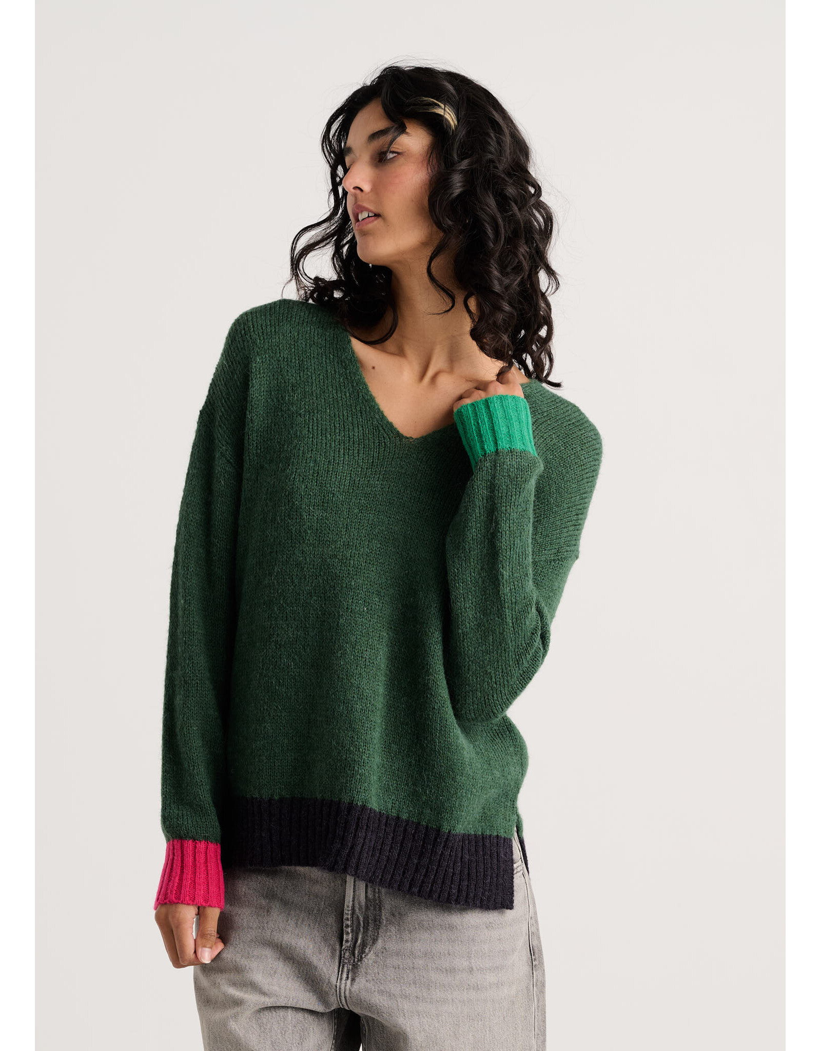b.young Zaket & Plover - Casual Luxe V Neck Sweater (Forest)