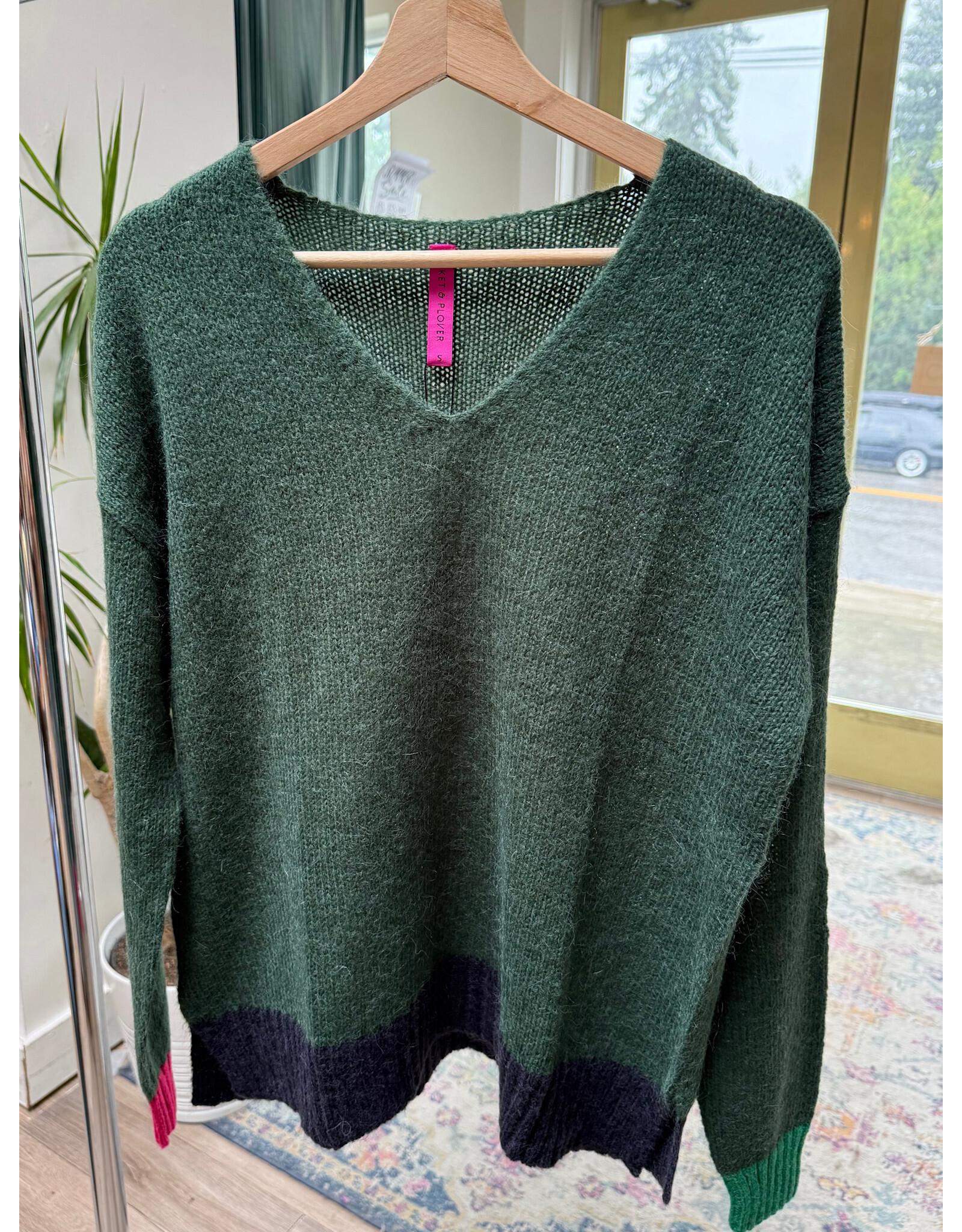 b.young Zaket & Plover - Casual Luxe V Neck Sweater (Forest)