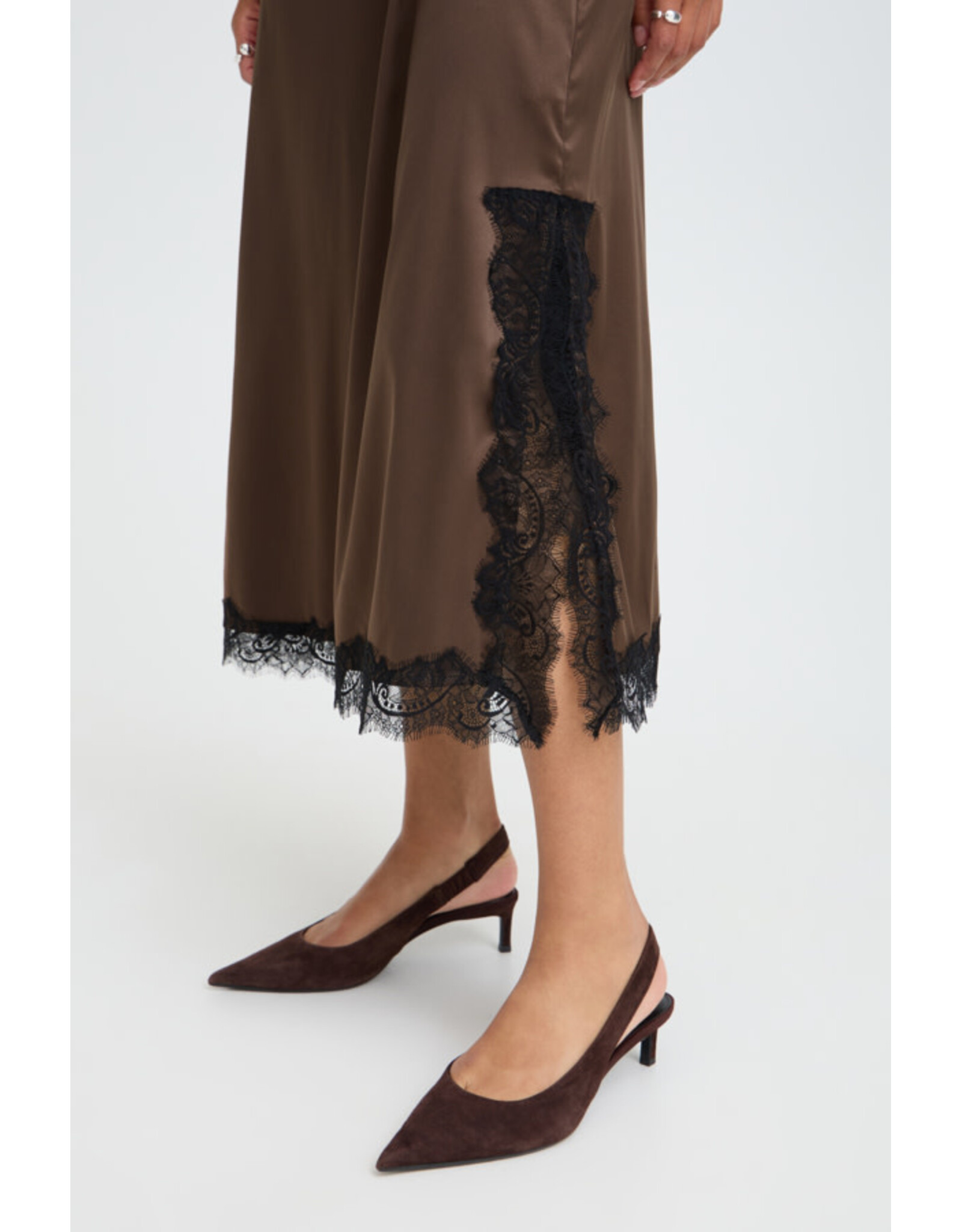 b.young b.young - Lippy Satin Slip Dress (Java)