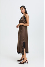 b.young b.young - Lippy Satin Slip Dress (Java)