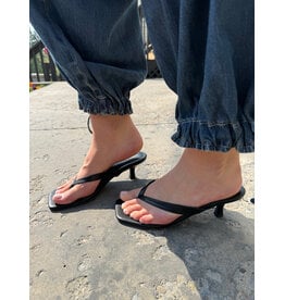 Let's See Style Lettie Kitten Heel Thong Mule (Black)