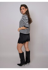 RD Style RD Style - Ulla Short Raglan Sleeve (Black Calla Lily)