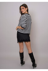 RD Style RD Style - Ulla Short Raglan Sleeve (Black Calla Lily)