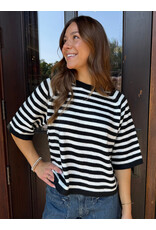 RD Style RD Style - Ulla Short Raglan Sleeve (Black Calla Lily)