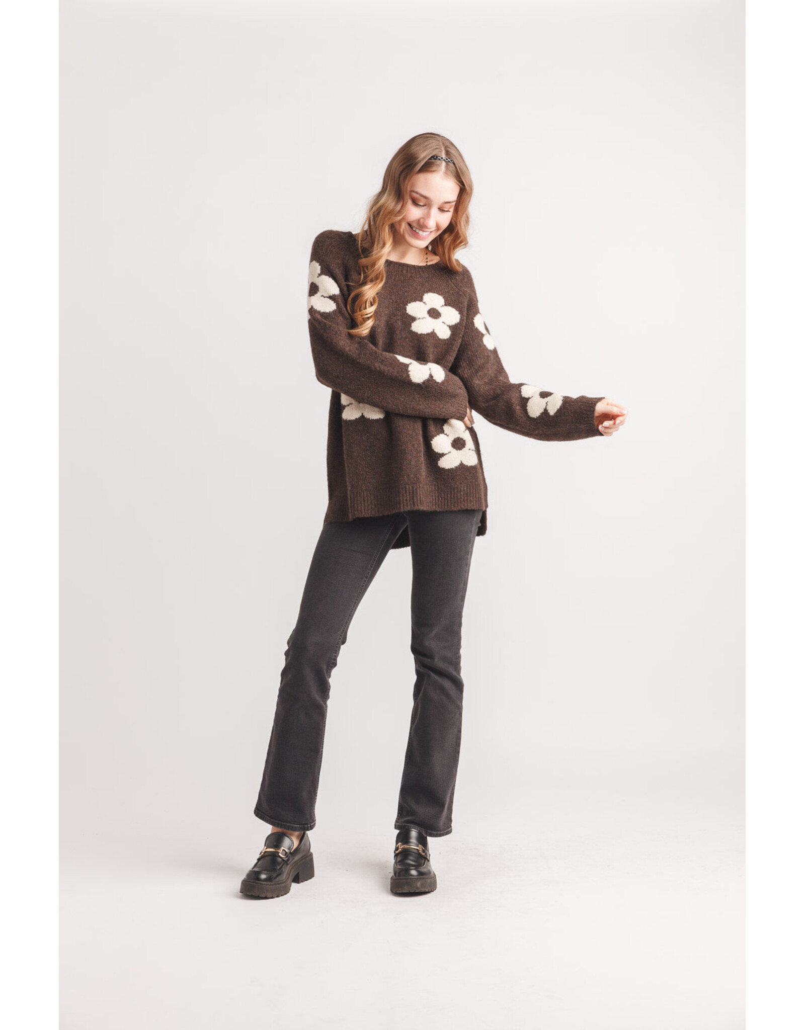 Papillon Papillon - Daisy Floral Intarisa Step Hem Sweater (Chocolate)
