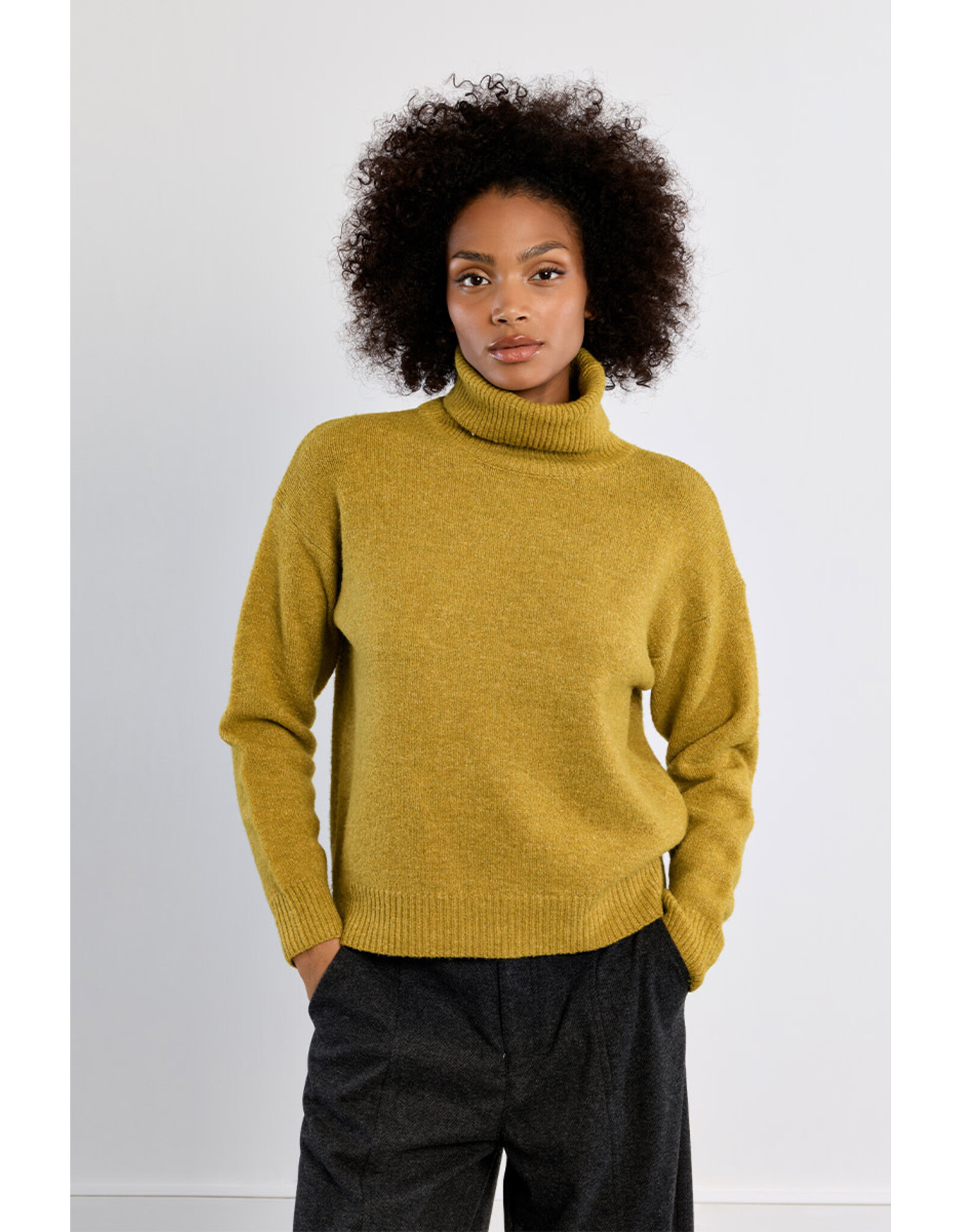 Molly Bracken Molly Bracken - Turtleneck Sweater (Lime)